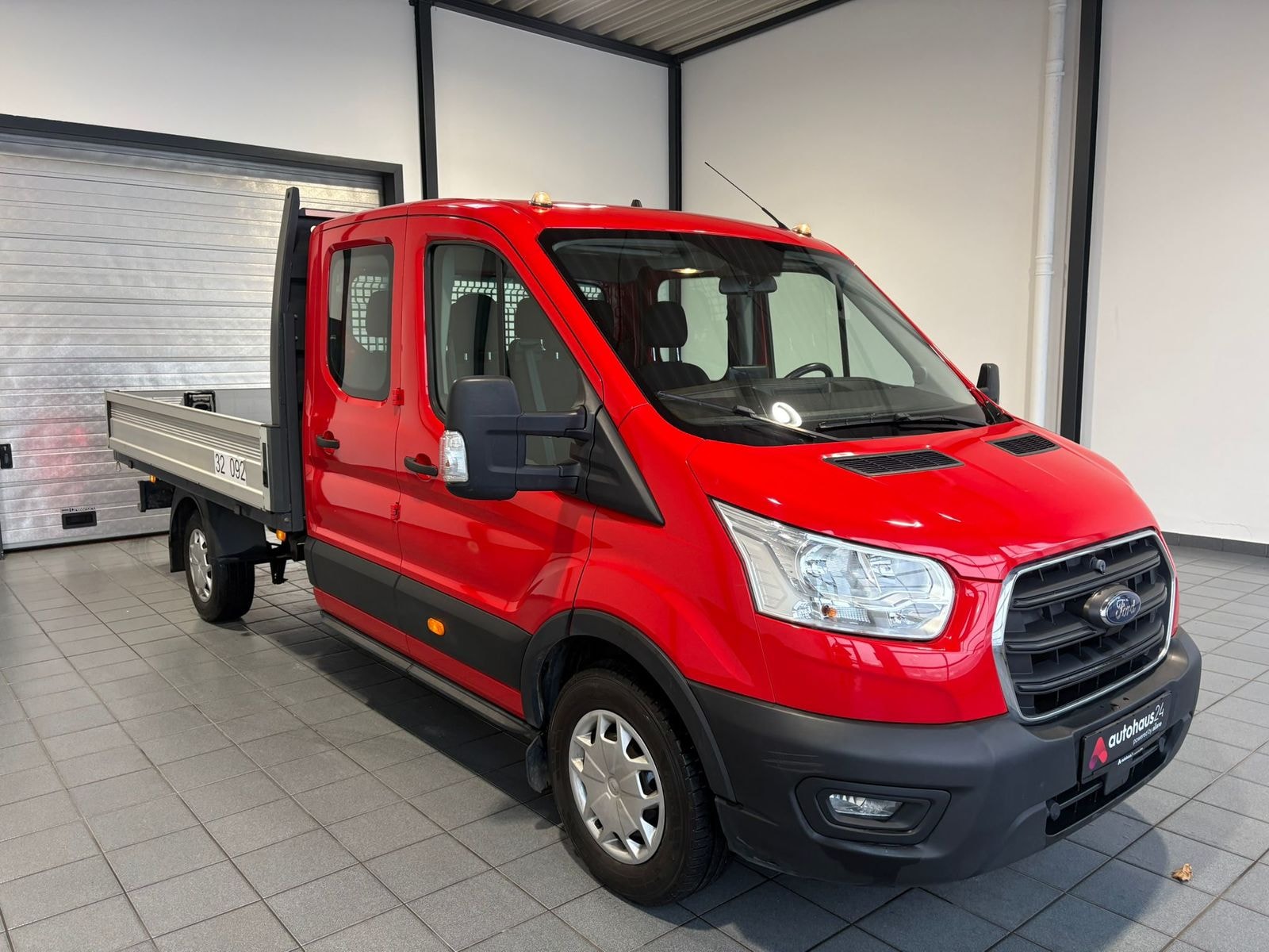 Ford Transit Transporter FORD Transit 350L4 2,0TDCi 96kW Heck Trend DK Fahrgestell mit Fahrerhaus #1