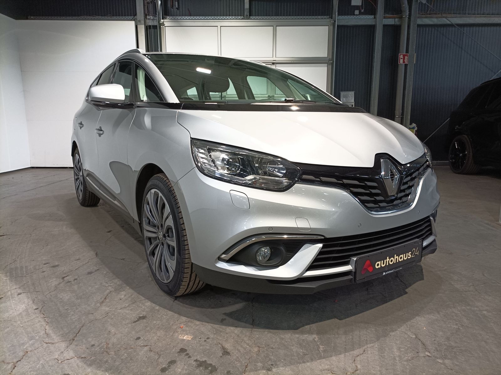 Renault Grand Scénic Kleinbus / Van RENAULT Grand Scénic BLUE dCi 120 Business Edition Kompaktvan #1