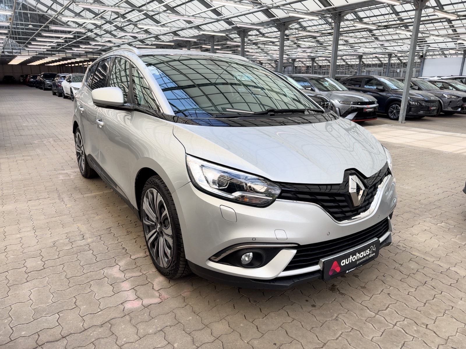 Renault Grand Scénic Kleinbus / Van RENAULT Grand Scénic BLUE dCi 120 EDC Business Edition Kompaktvan #1