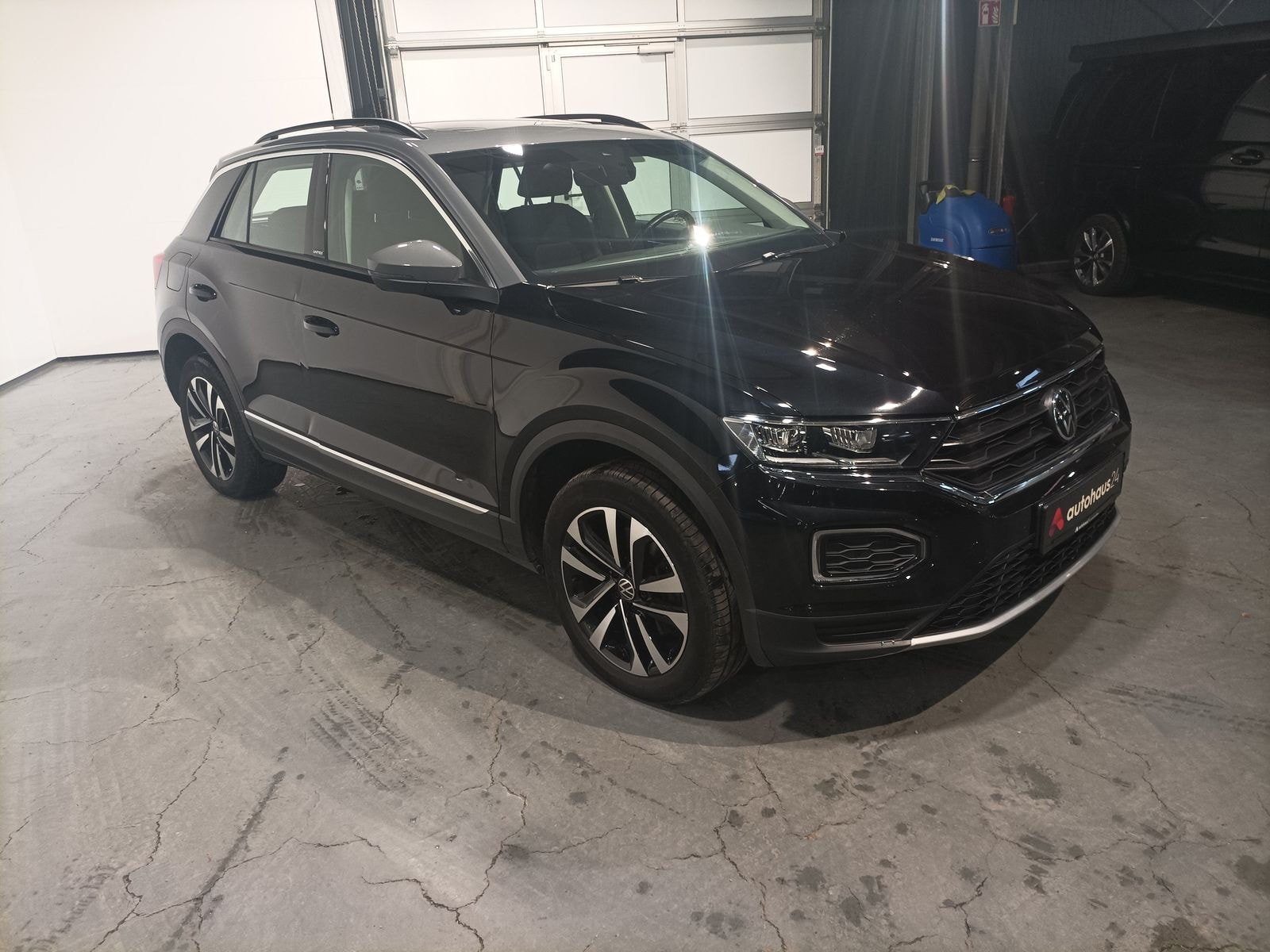 Volkswagen T-Roc SUV / Crossover / Geländewagen VOLKSWAGEN T-Roc 2.0 TDI SCR DSG 4MOTION UNITED Sports Utility Vehicle #1