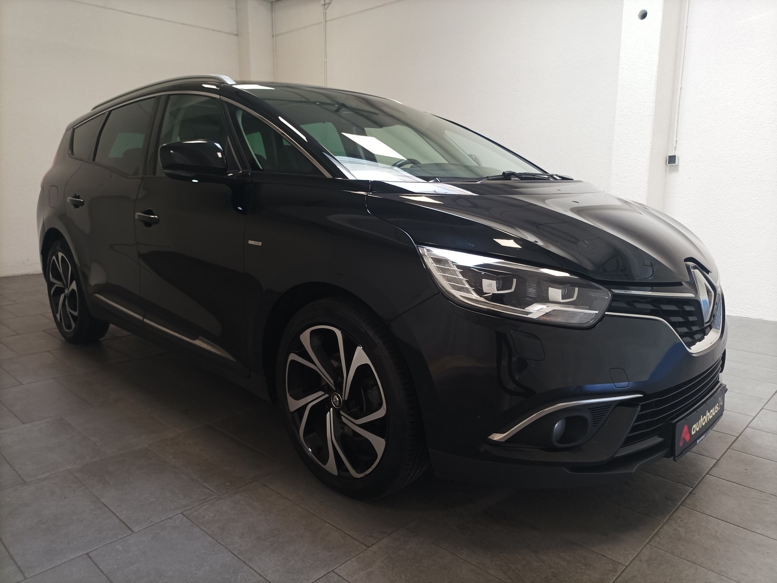 Renault Grand Scénic Kleinbus / Van RENAULT Grand Scénic BLUE dCi 150 EDC Bose Edition Kompaktvan #1