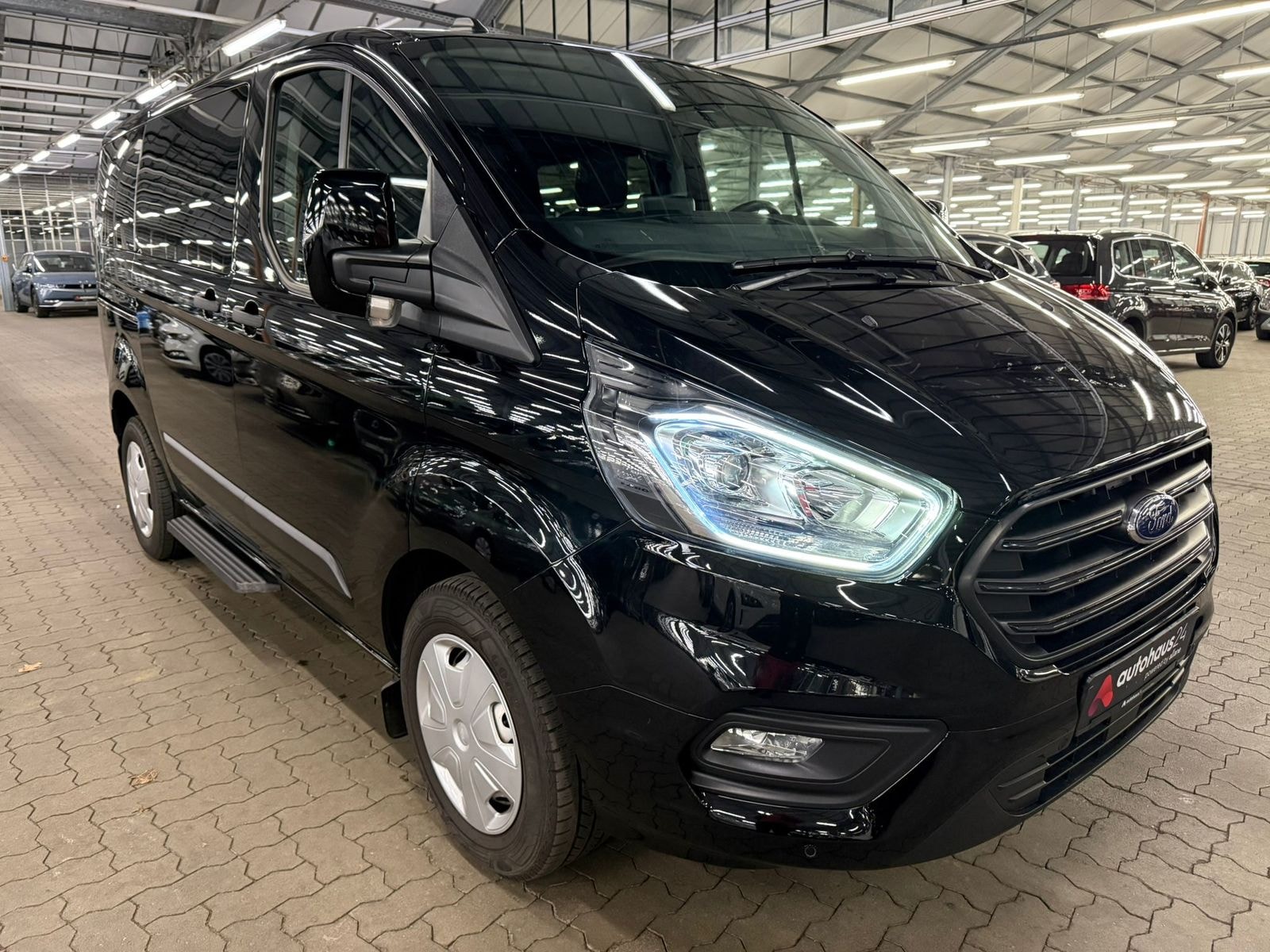 Ford Transit Kleinbus / Van FORD Transit Custom 320 L1H1 2,0EcoBlue 96kW Trend Kombi-Lieferwagen #1