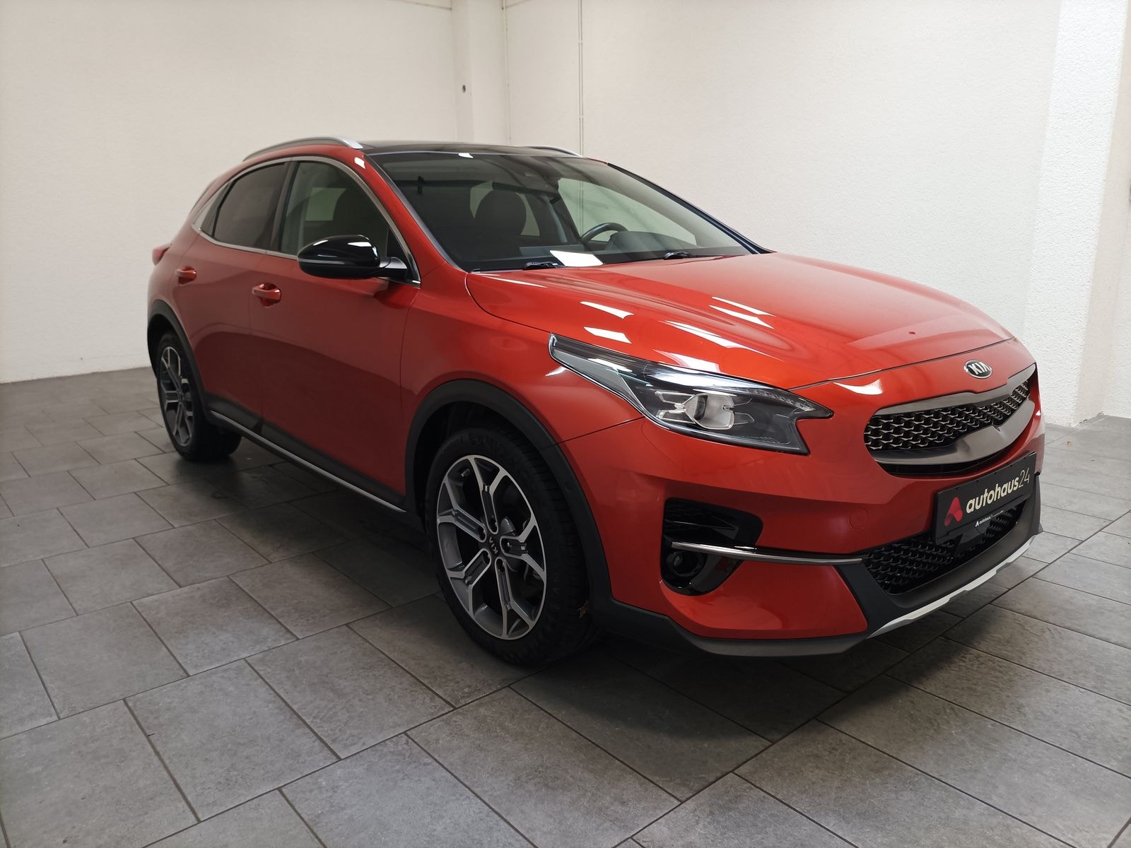 Kia XCeed SUV / Crossover / Geländewagen KIA XCeed 1.6 T-GDI DCT Platinum Edition Sports Utility Vehicle #1