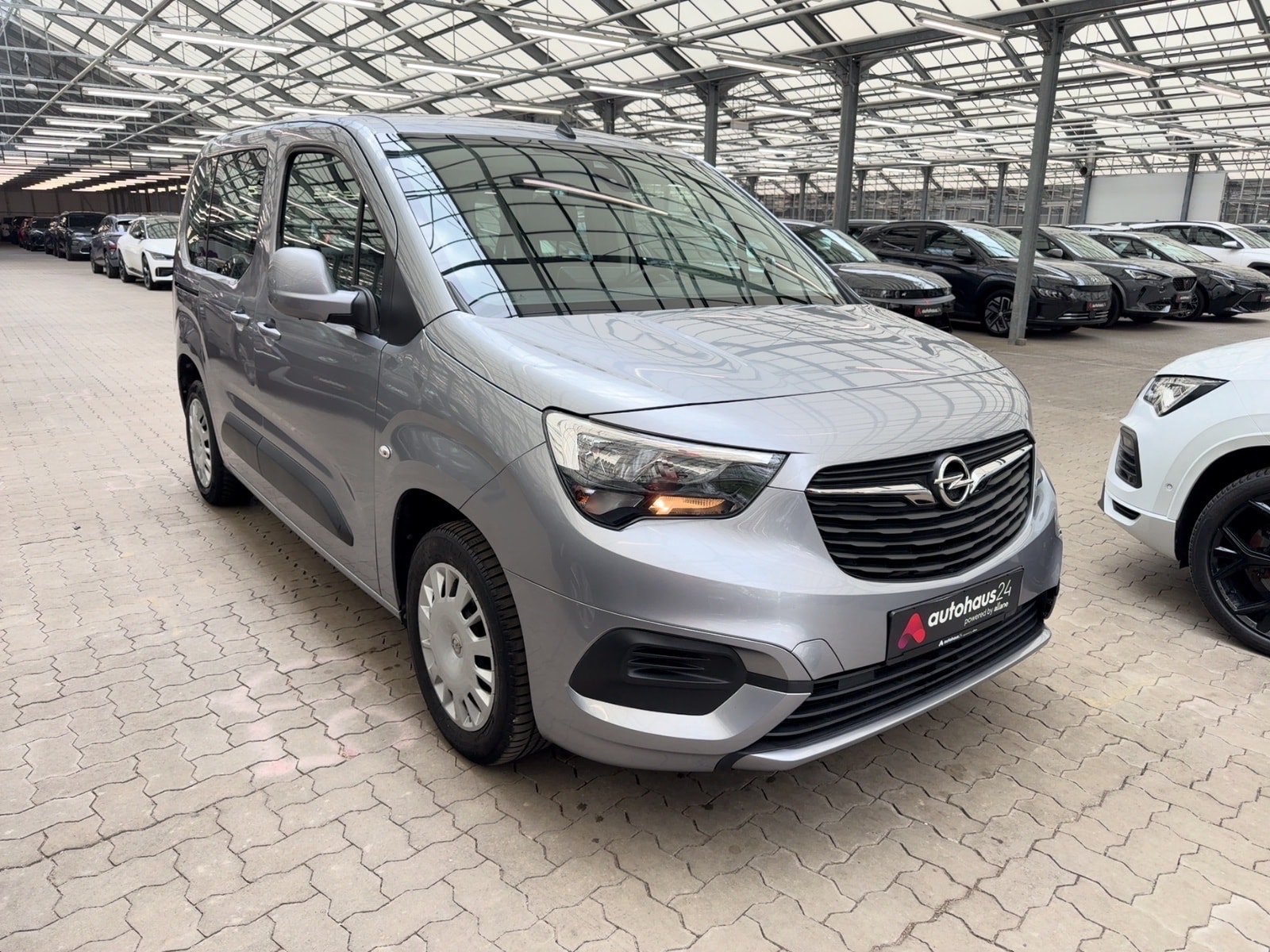 Opel Combo Kleinbus / Van OPEL Combo Life 1.2 Turbo 81kW S/S Edition Kompaktvan #1
