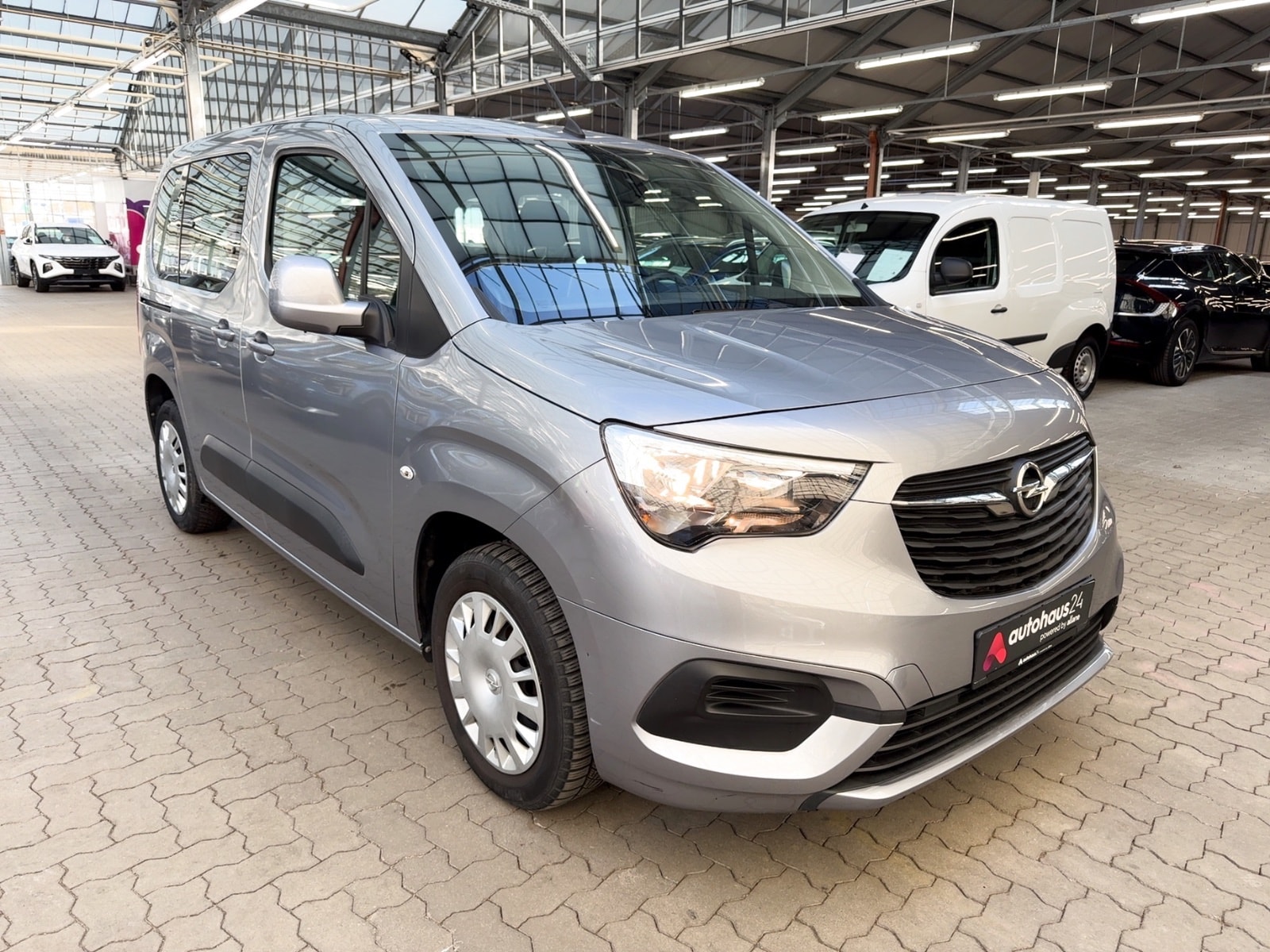 Opel Combo Kleinbus / Van OPEL Combo Life 1.2 Turbo 81kW S/S Edition Kompaktvan #1