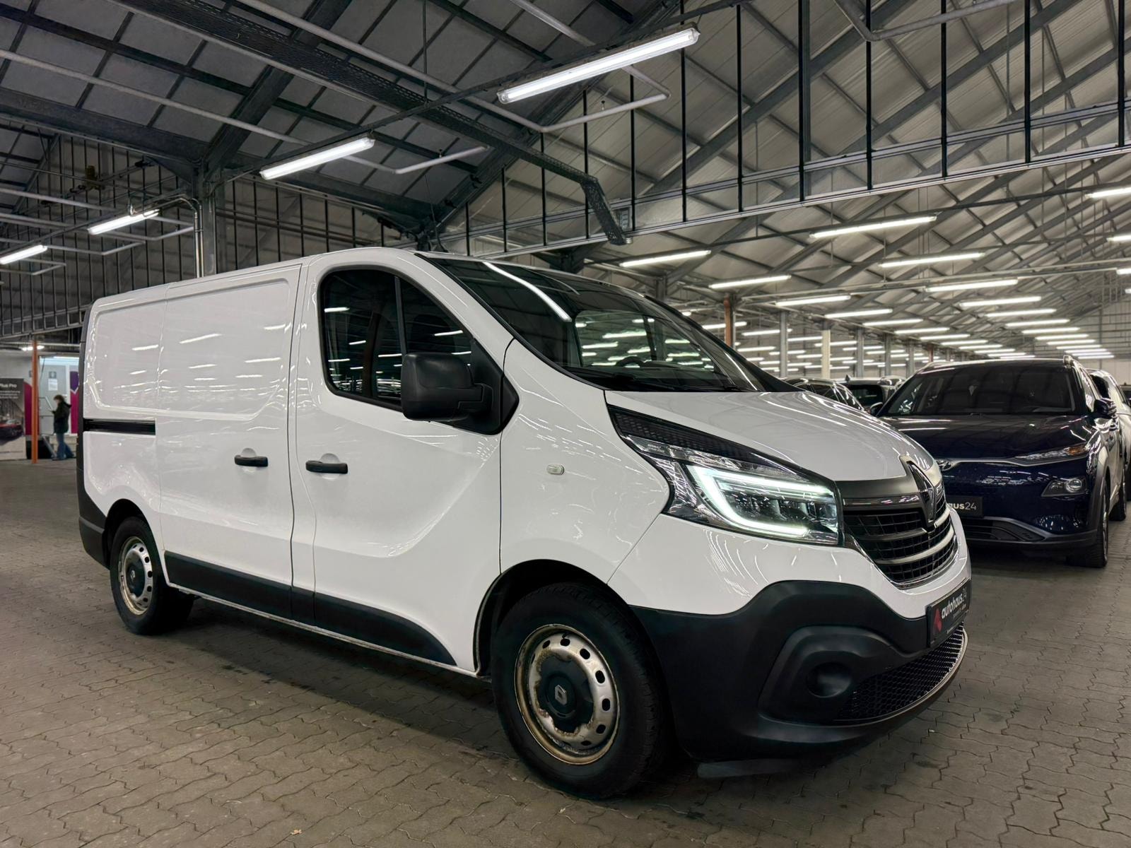 Renault Trafic Transporter RENAULT Trafic L1H1 2.0 ENERGY dCi 120 3,0t Komfort Kastenwagen #1