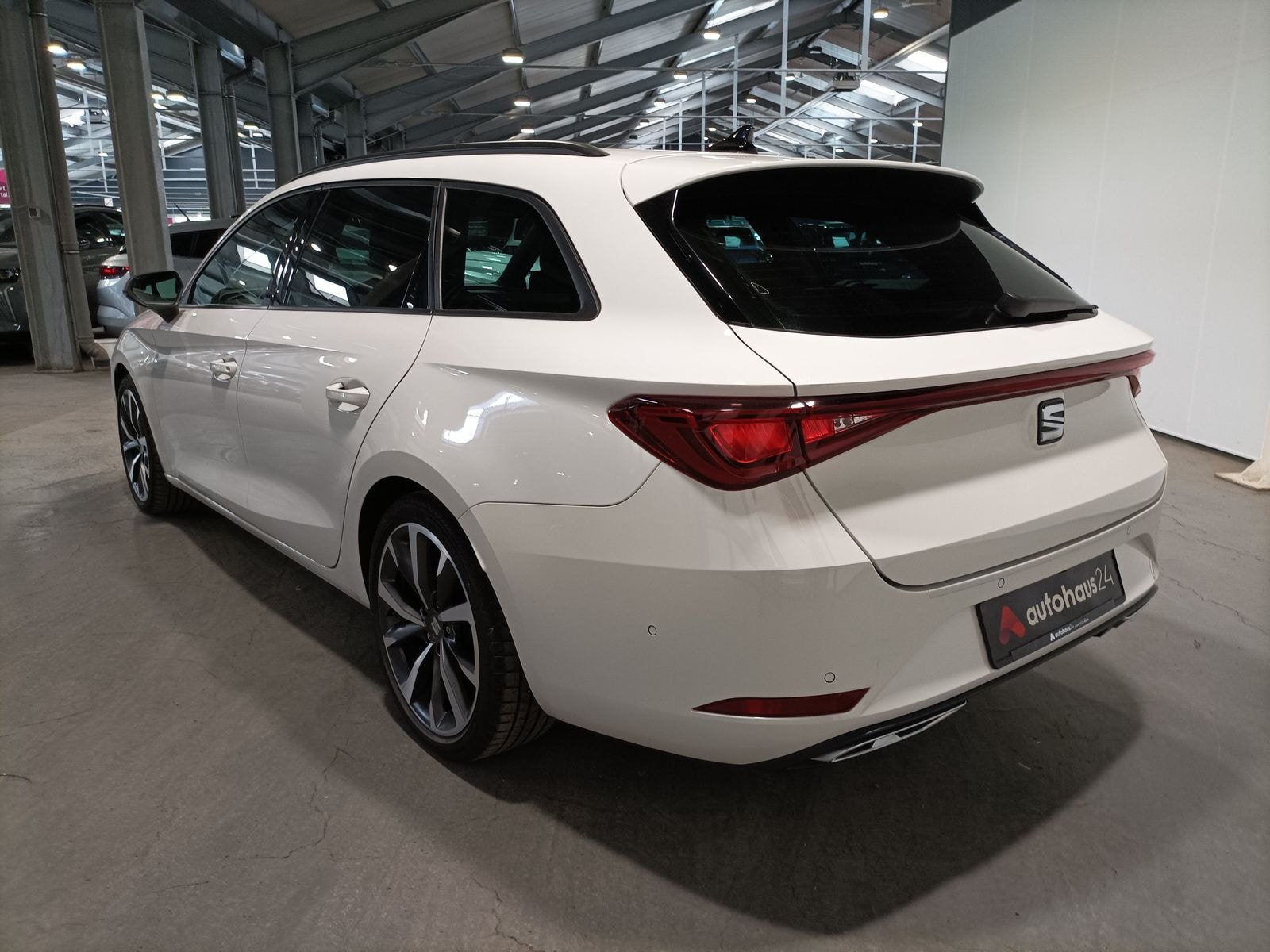 Seat Leon Kombi Leon Sportstourer 1.5 eTSI FR #4