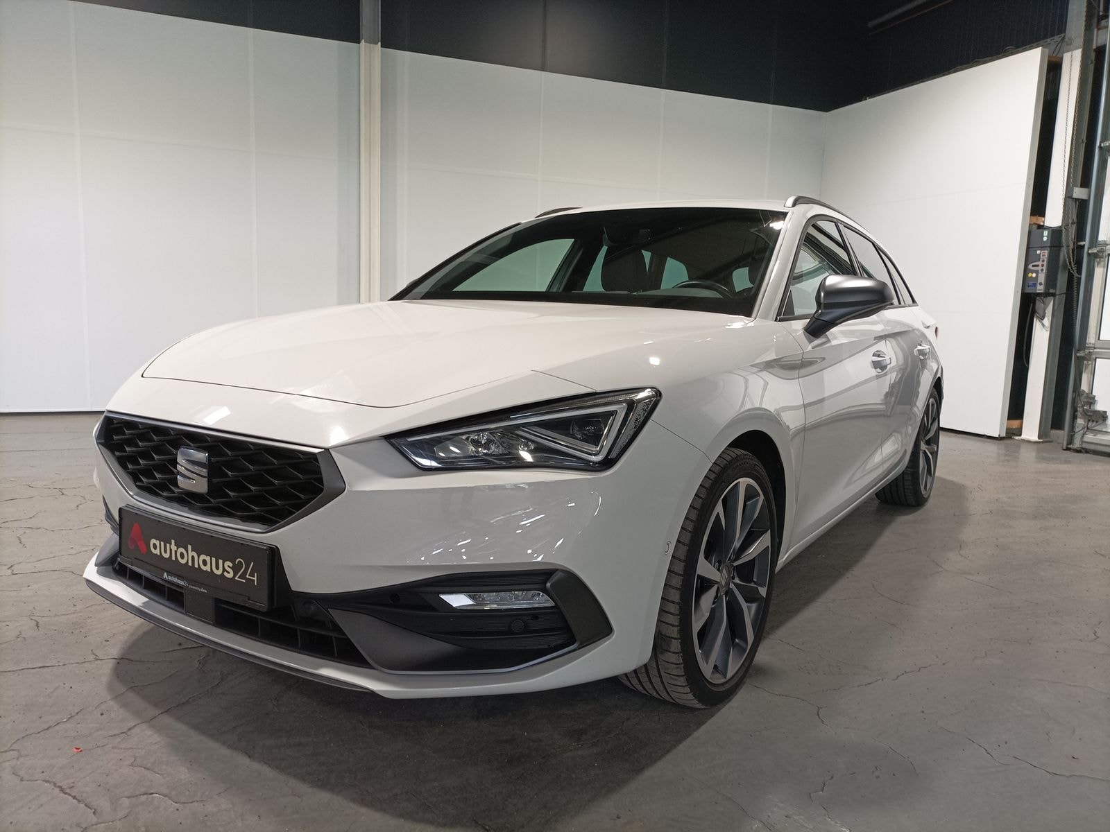 Seat Leon Kombi Leon Sportstourer 1.5 eTSI FR #3