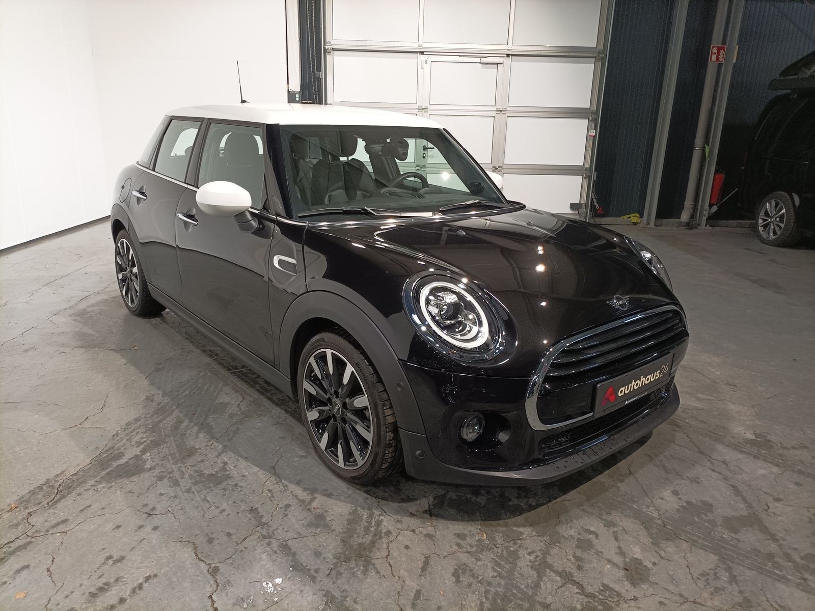 MINI 5-Türer Schräghecklimousine MINI MINI Cooper Schräghecklimousine #1