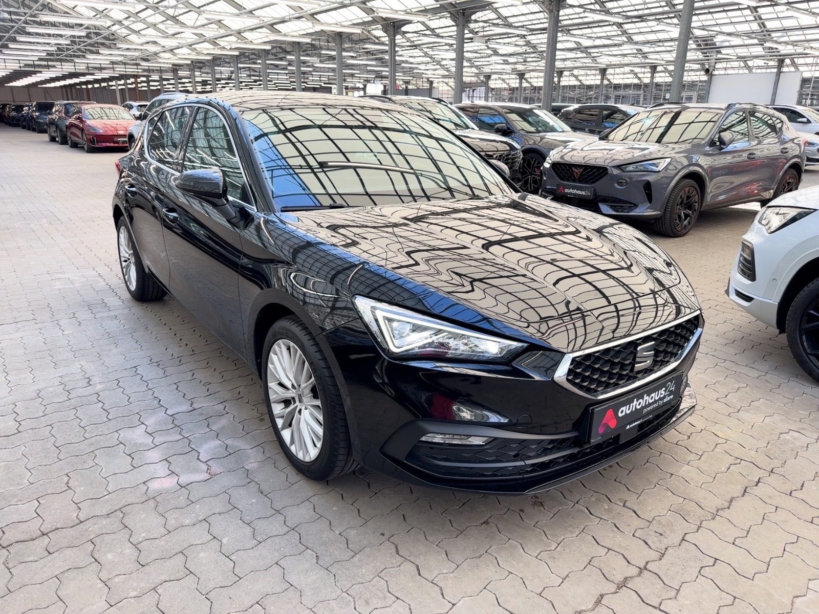 SEAT Leon Limousine SEAT Leon 1.0 TSI 81kW Xcellence Schräghecklimousine #1