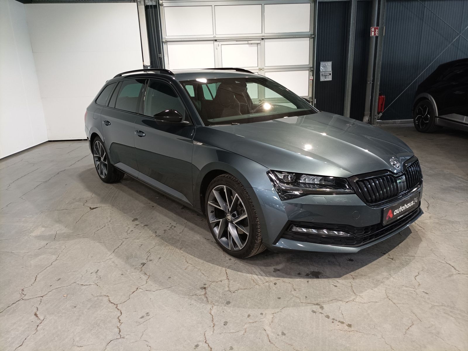 ŠKODA Superb Kombi SKODA Superb 2.0 TSI 140kW DSG SPORTLINE COMBI Kombi #1