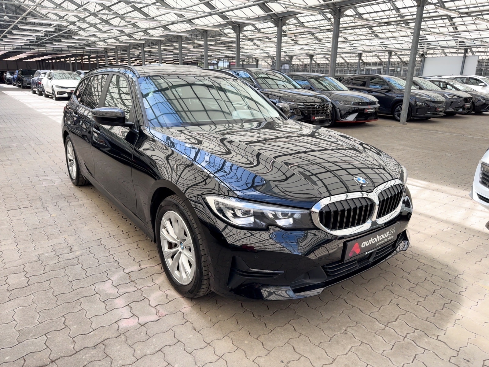 BMW 3er-Reihe Kombi BMW 3er-Reihe 330e Touring Advantage Automatic Kombi #1