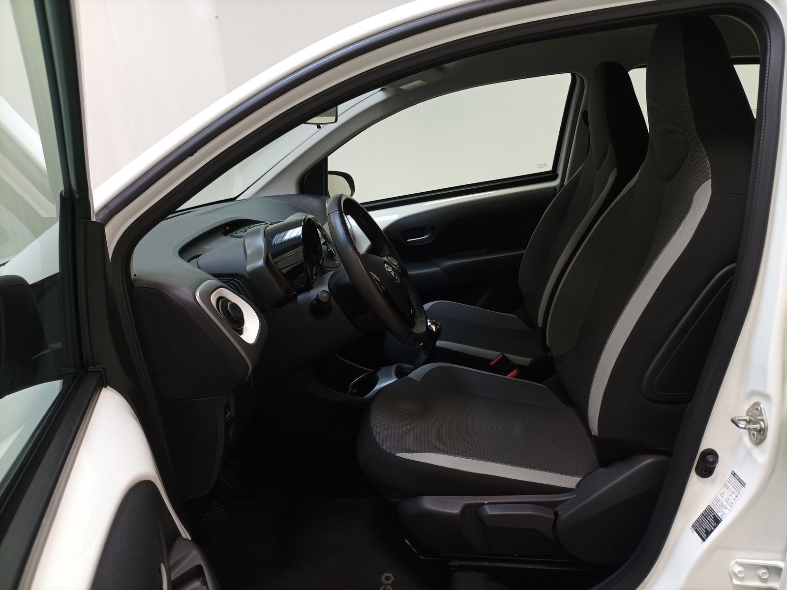 Toyota Aygo Limousine Aygo 1.0 x-play (EURO 6d-TEMP) #9