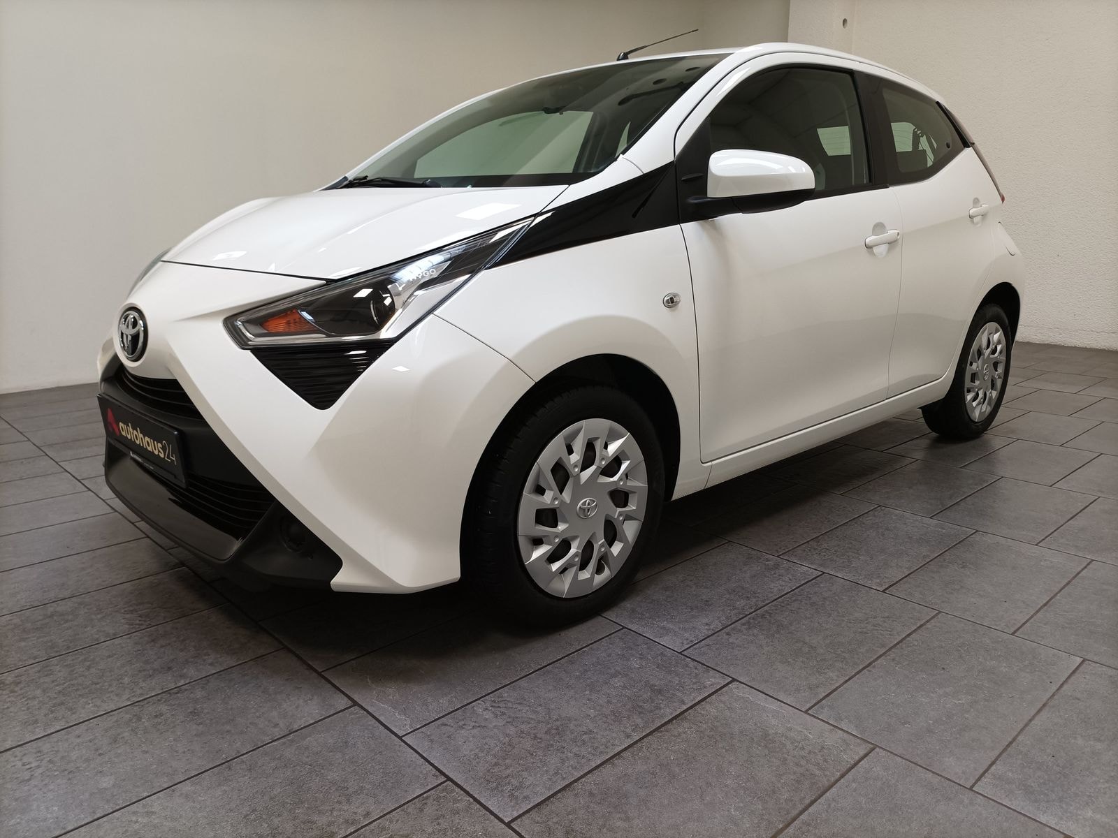 Toyota Aygo Limousine Aygo 1.0 x-play (EURO 6d-TEMP) #3