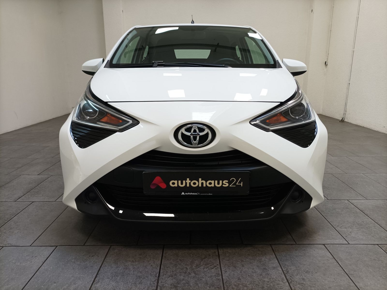 Toyota Aygo Limousine Aygo 1.0 x-play (EURO 6d-TEMP) #2