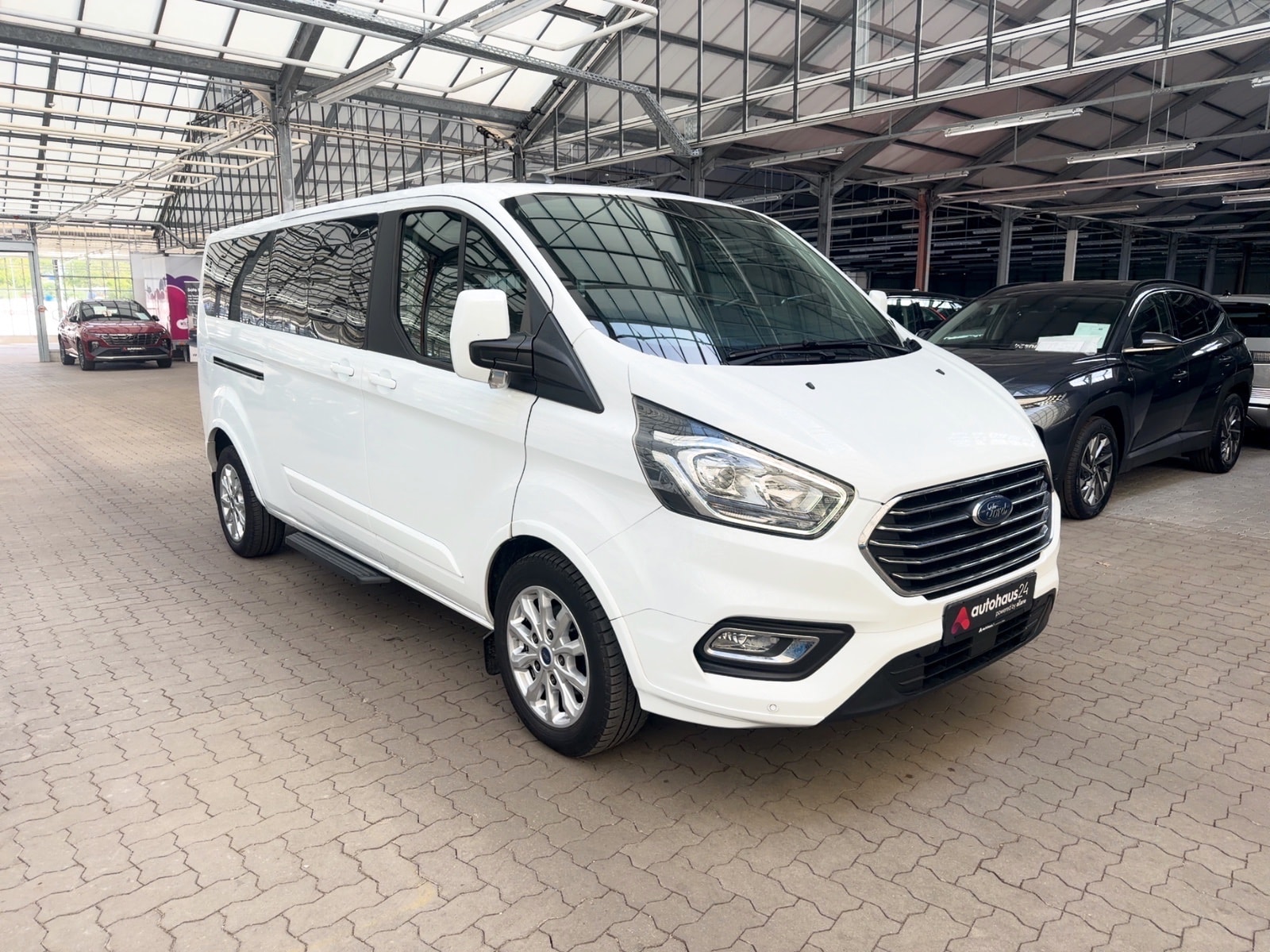Ford Tourneo Kleinbus / Van FORD Tourneo Custom 320 L2H1 2,0EcoBlue 136kW Titanium Bus #1