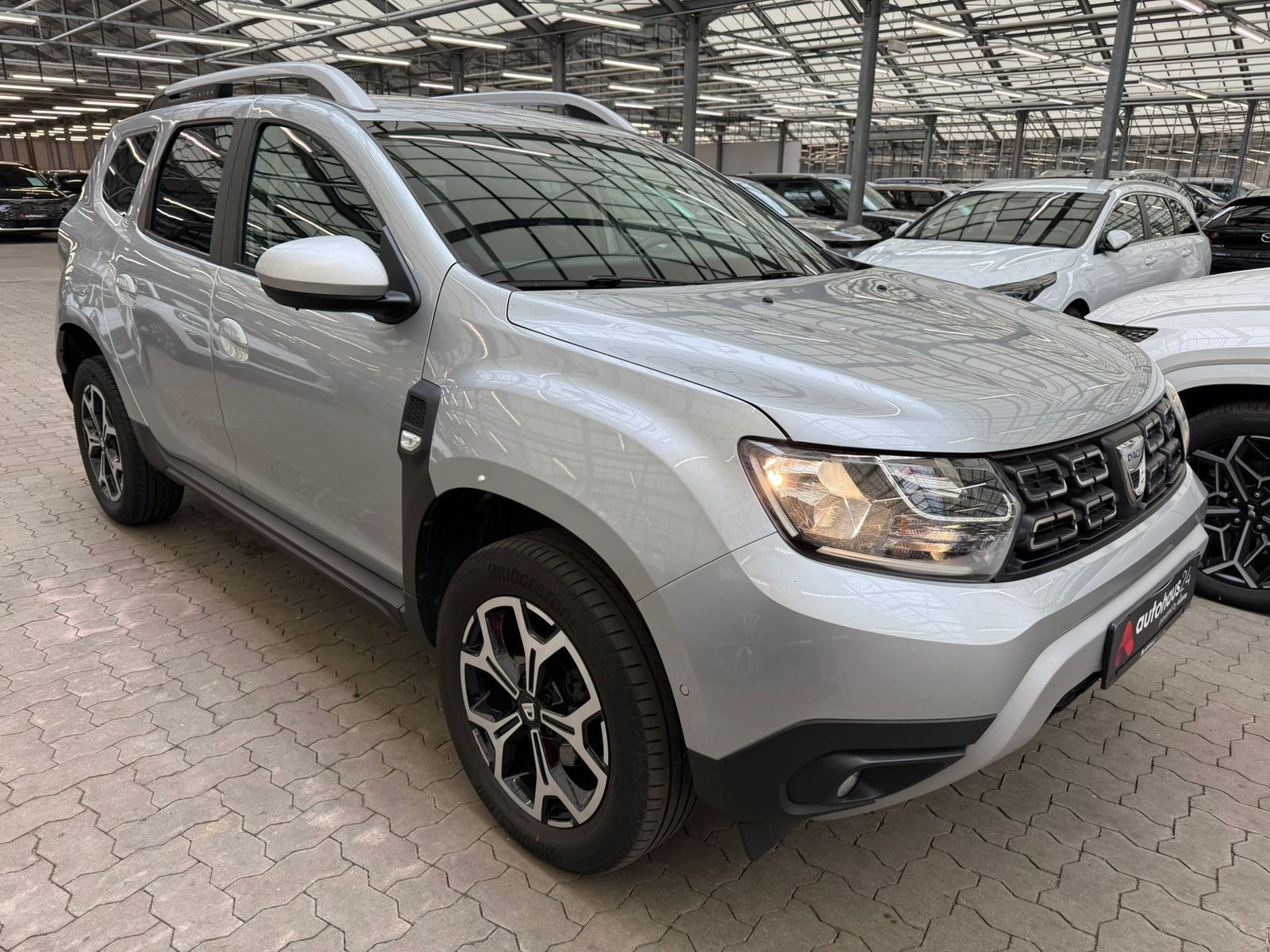 Dacia Duster SUV / Crossover / Geländewagen DACIA Duster Blue dCi 115 2WD Prestige Sports Utility Vehicle #1