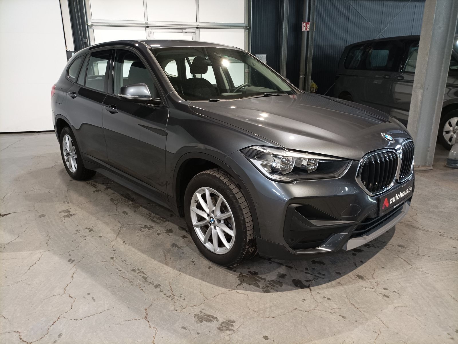 BMW X1 SUV / Crossover / Geländewagen BMW X1 sDrive18d Advantage Sports Utility Vehicle #1