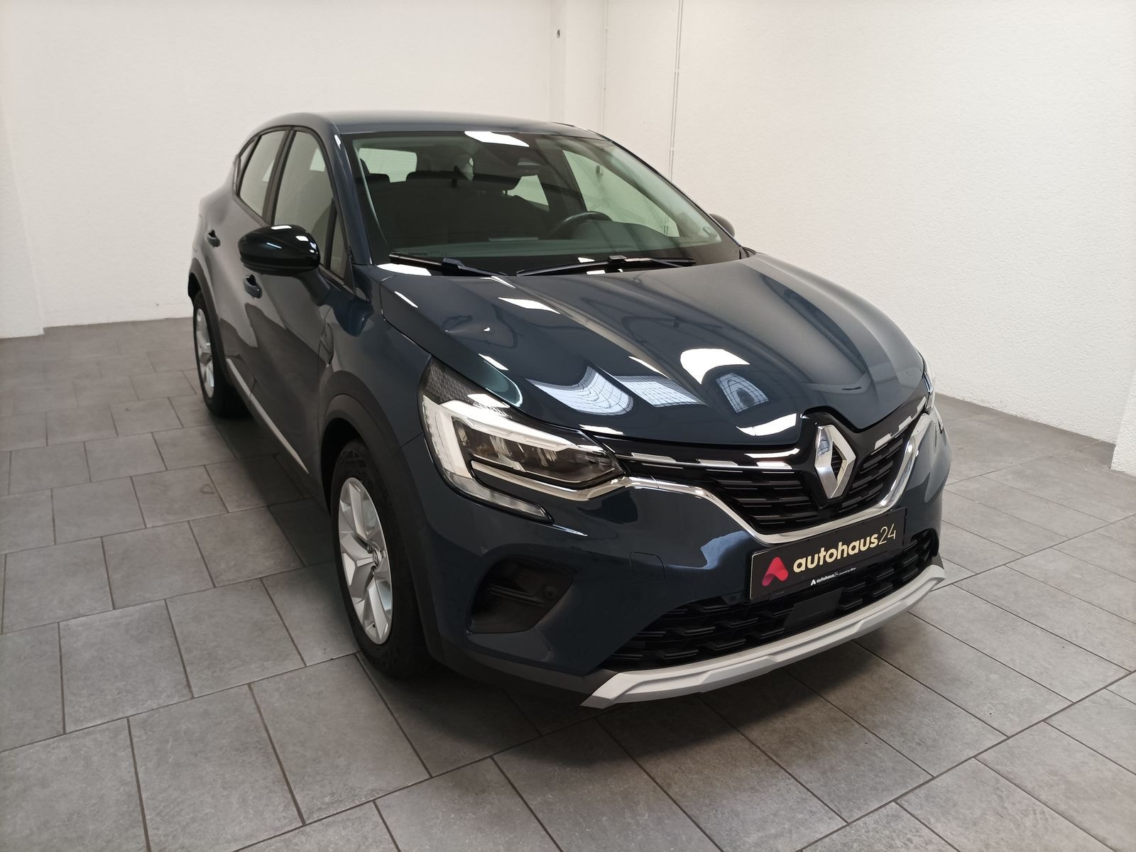 Renault Captur SUV / Crossover / Geländewagen RENAULT Captur TCe 140 EDC GPF Business Edition Sports Utility Vehicle #1