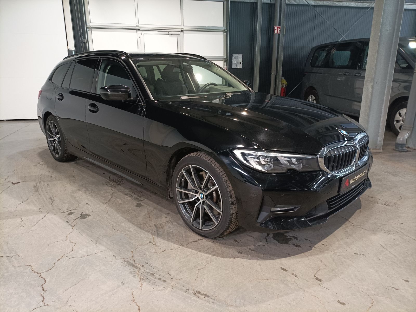 BMW 3er-Reihe Kombi BMW 3er-Reihe 330e Touring Advantage Automatic Kombi #1