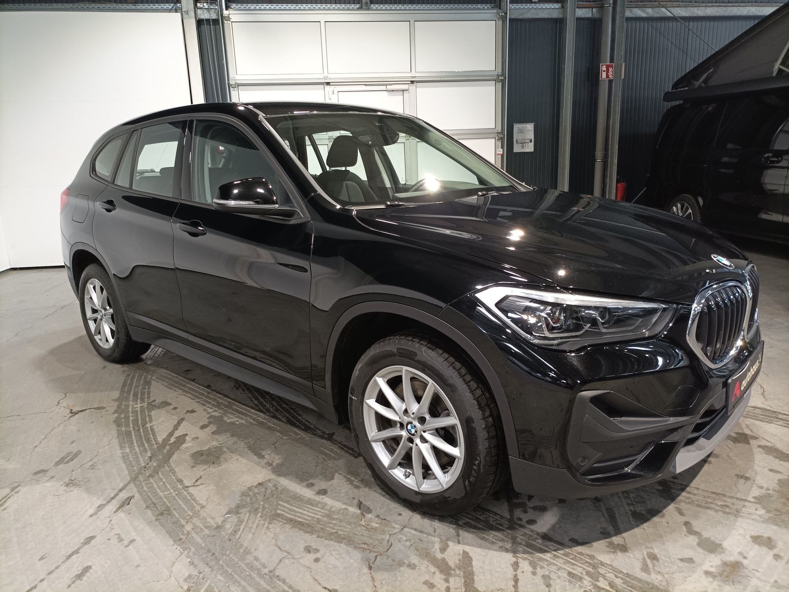 BMW X1 SUV / Crossover / Geländewagen BMW X1 xDrive20i Advantage Steptronic Sports Utility Vehicle #1