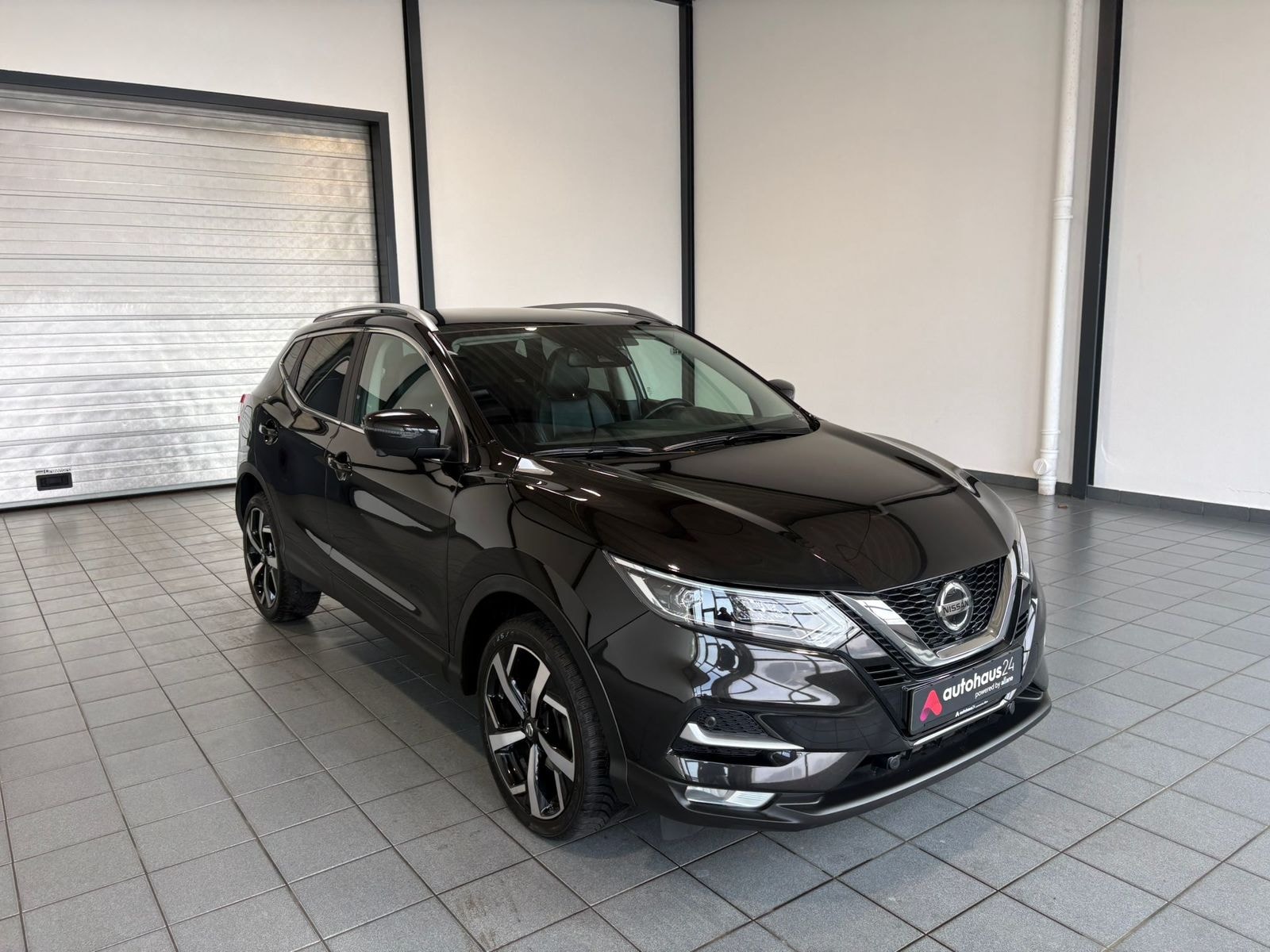Nissan Qashqai SUV / Crossover / Geländewagen NISSAN Qashqai 1.3 DIG-T Akari Crossover #1