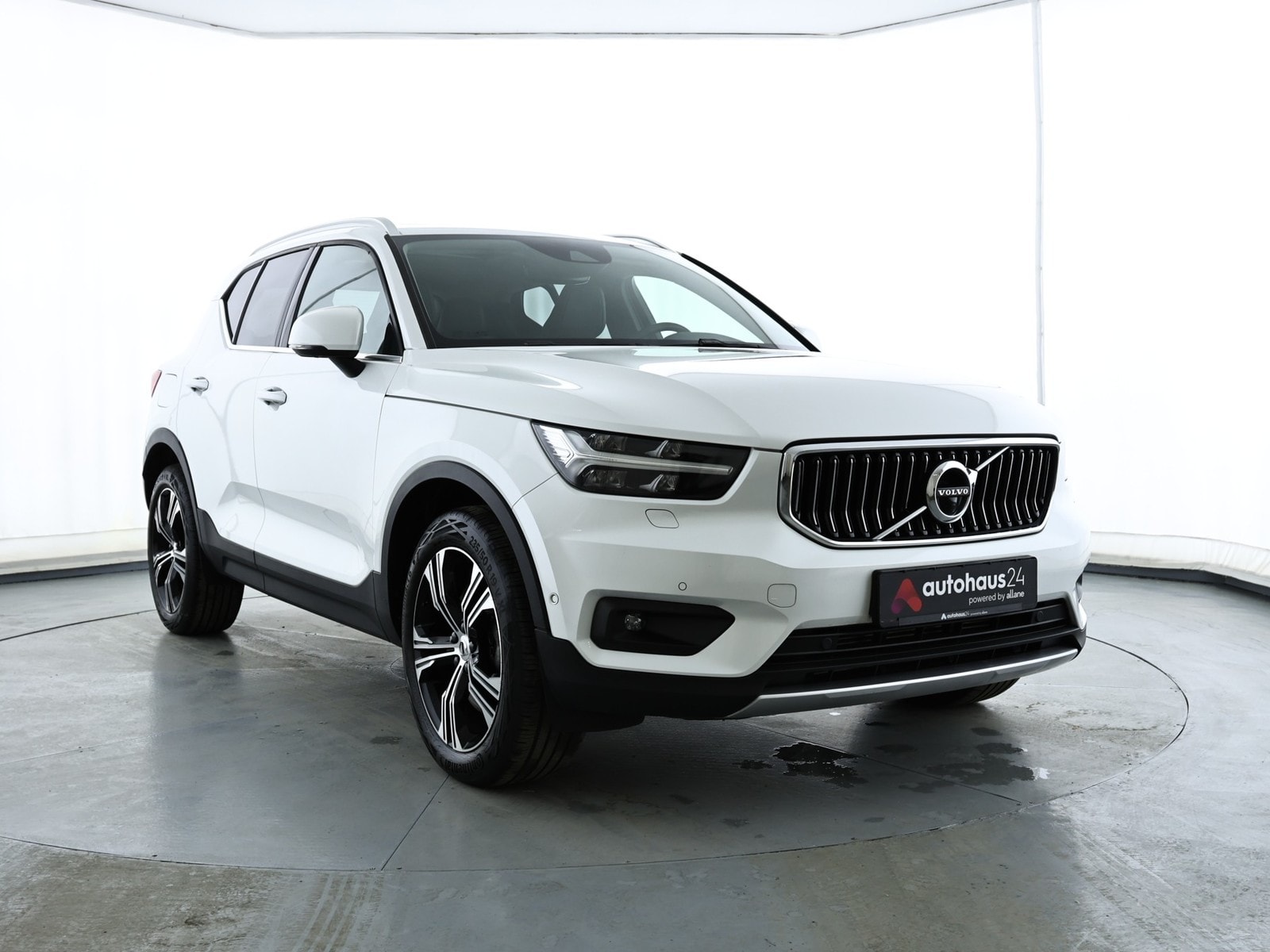Volvo XC40 SUV / Crossover / Geländewagen VOLVO XC40 T5 Recharge Inscription Sports Utility Vehicle #1