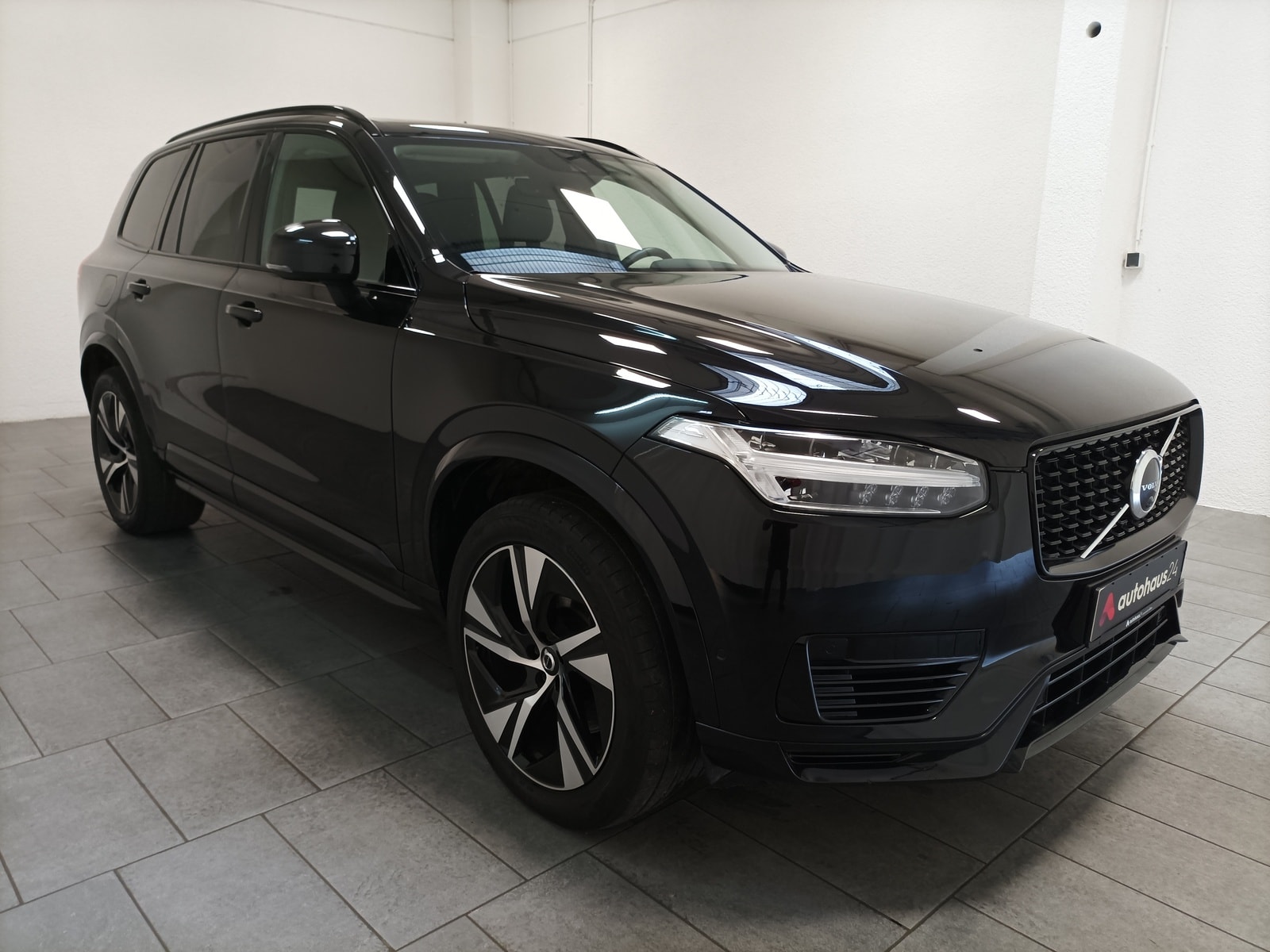 Volvo XC90 SUV / Crossover / Geländewagen VOLVO XC90 T8 Geartr. Recharge R-Design Expression Sports Utility Vehicle #1