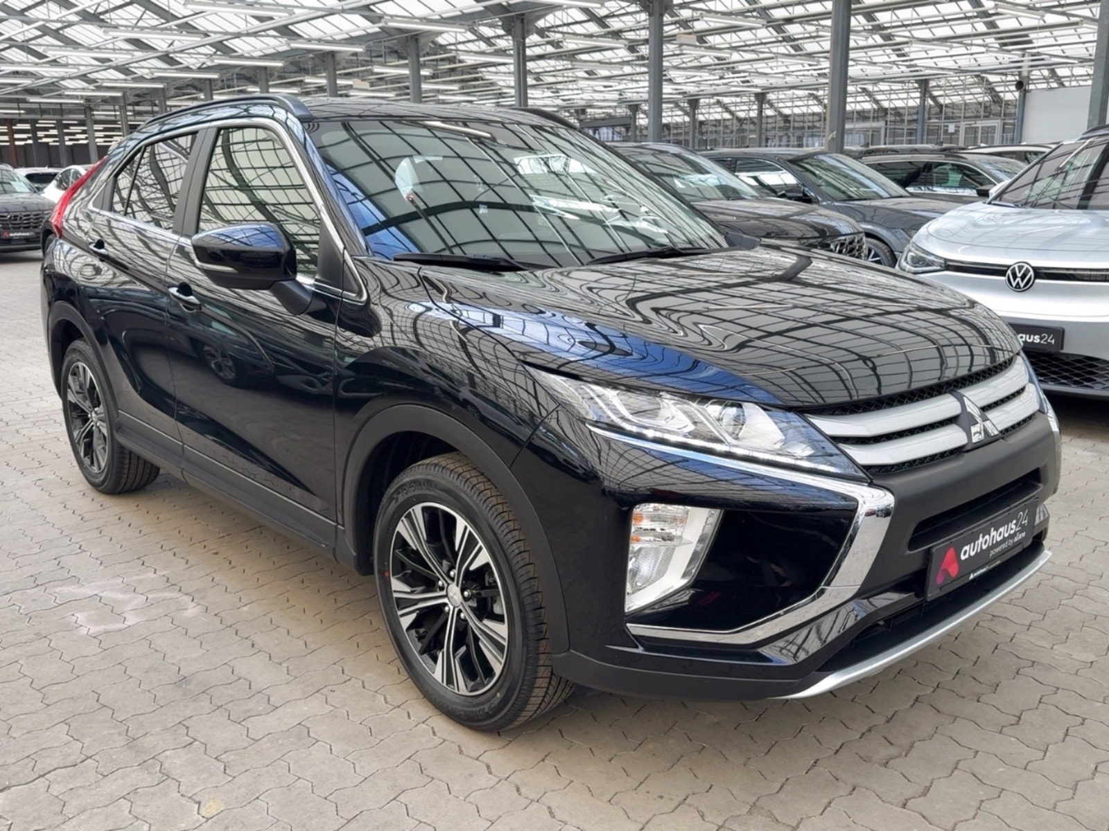 Mitsubishi Eclipse Cross SUV / Crossover / Geländewagen MITSUBISHI Eclipse Cross 1.5 ClearTec T-MIVEC Diamant 2WD Sports Utility Vehicle #1
