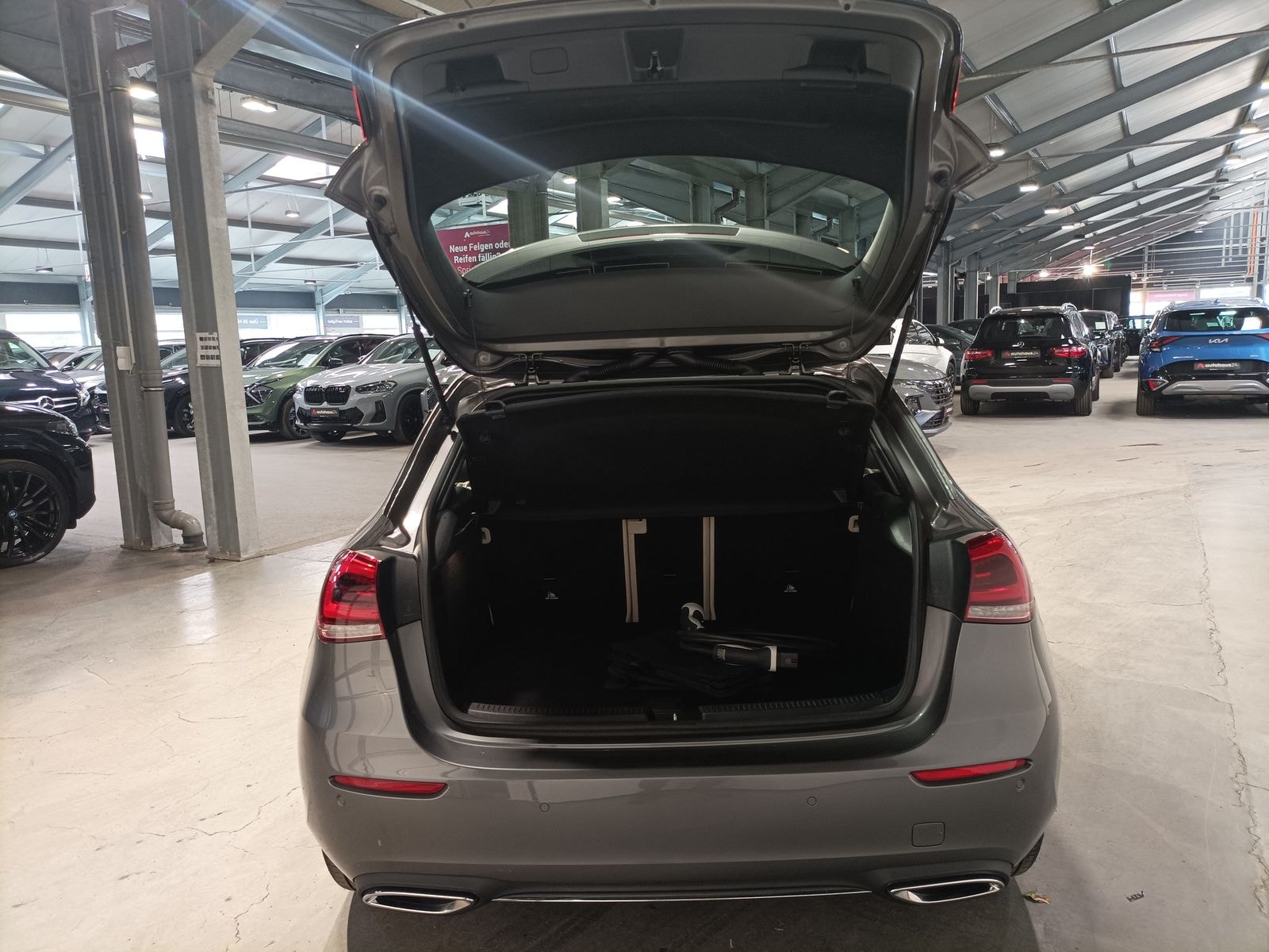 Mercedes Benz A-Klasse Limousine A 250 e Progressive #6