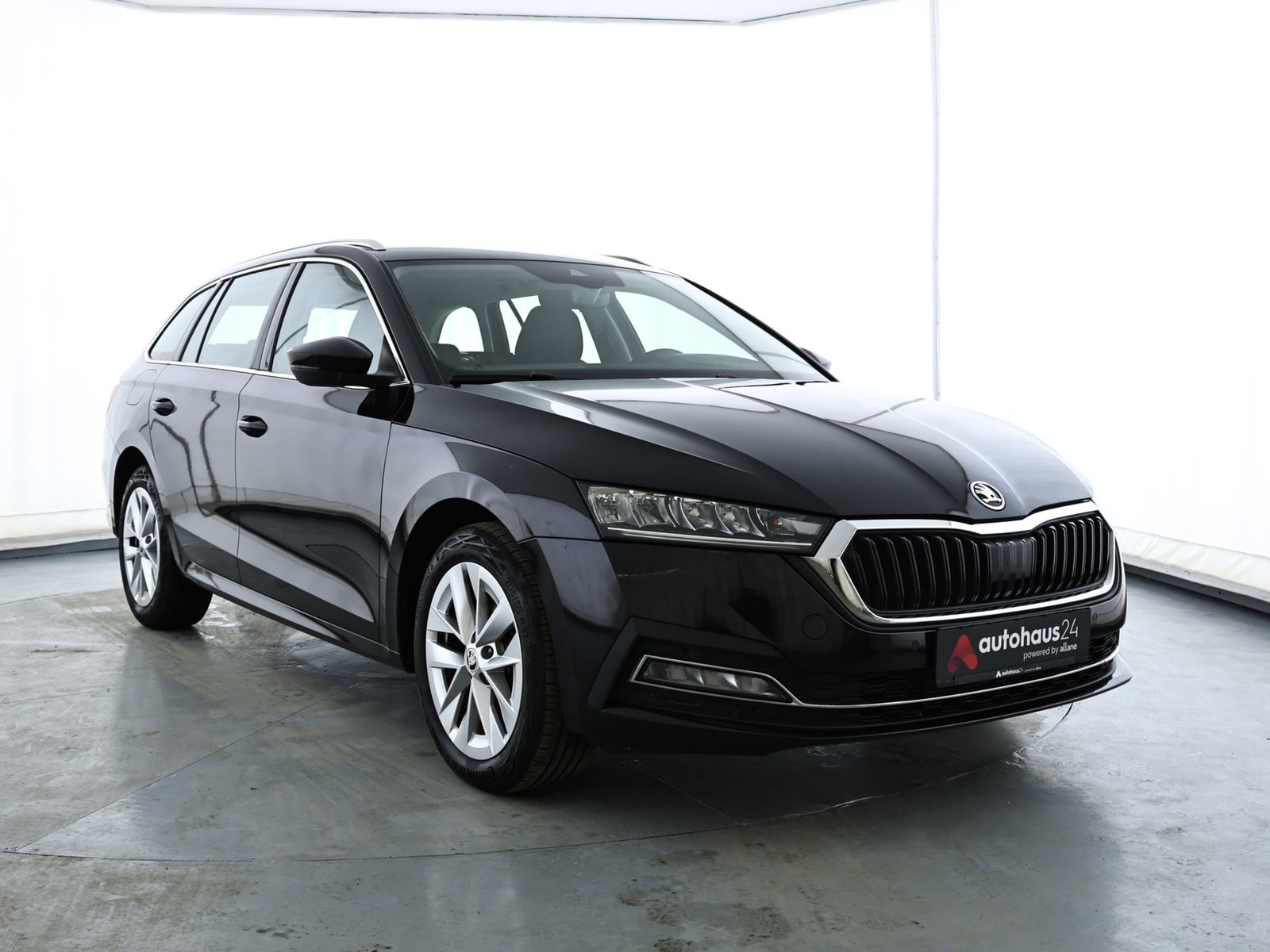 ŠKODA Octavia Kombi SKODA Octavia 2.0 TDI SCR 110kW DSG STYLE COMBI Kombi #1