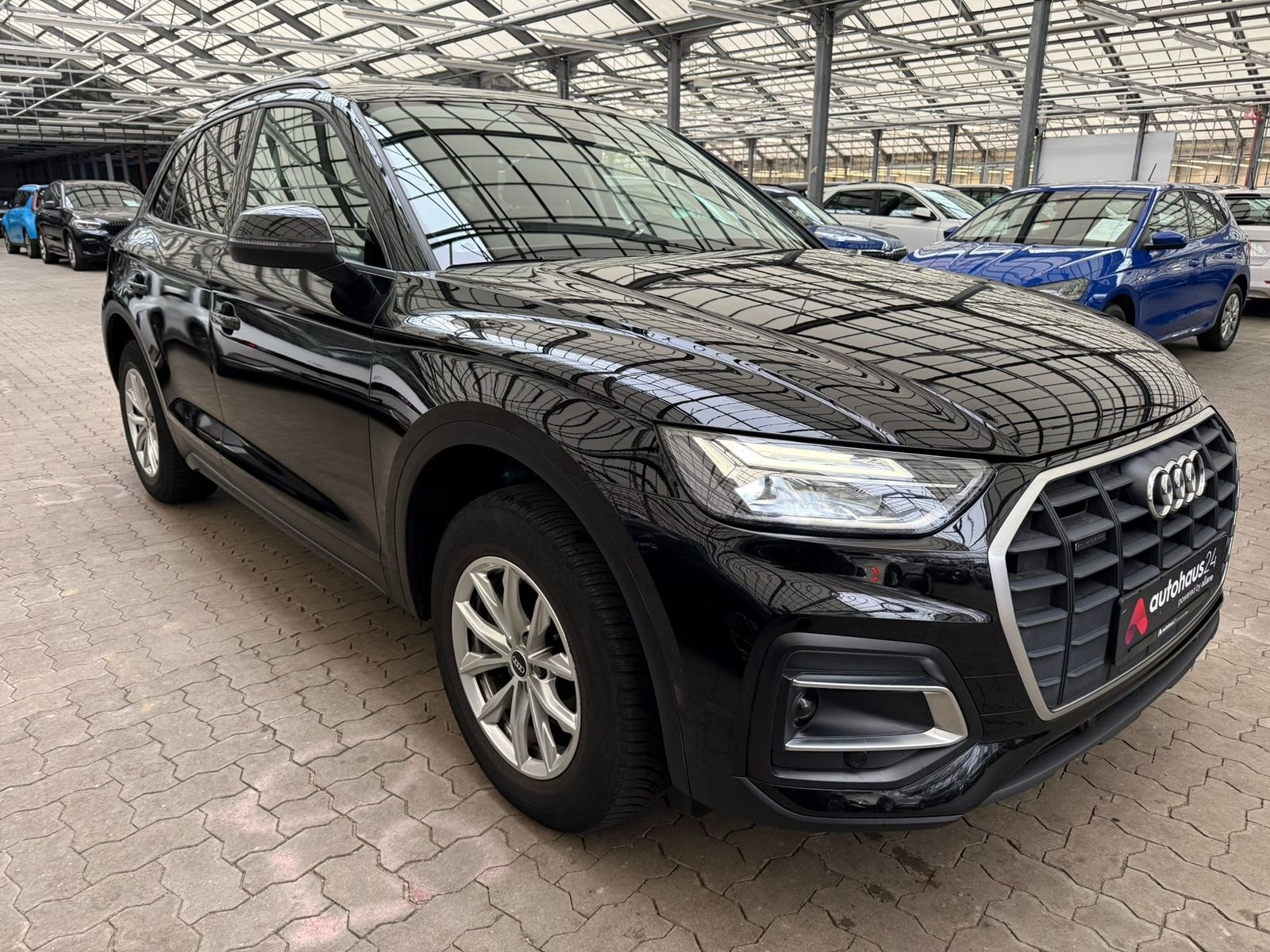 Audi Q5 SUV / Crossover / Geländewagen AUDI Q5 45 TFSI S tronic quattro Sports Utility Vehicle #1