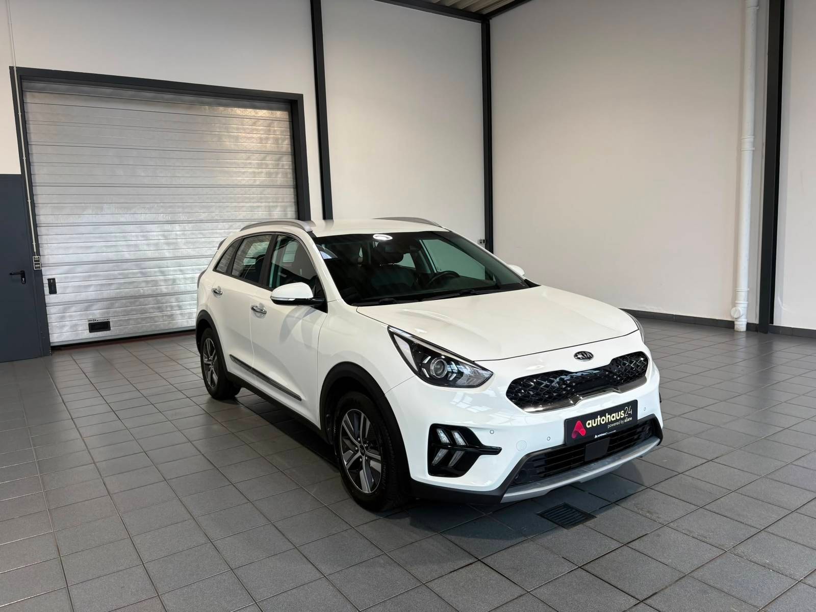 Kia Niro SUV / Crossover / Geländewagen KIA Niro 1.6 GDI Plug-in Hybrid Vision Schräghecklimousine #1