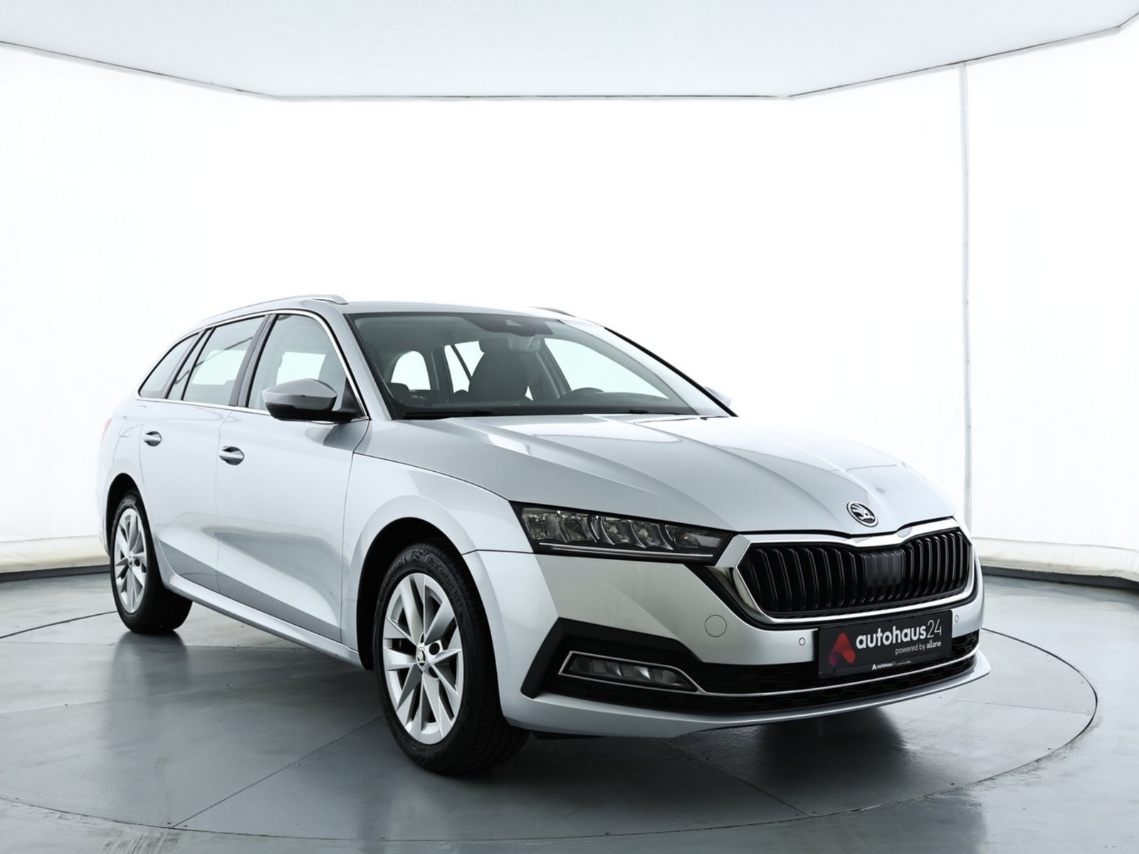 ŠKODA Octavia Kombi SKODA Octavia 2.0 TDI SCR 110kW DSG STYLE COMBI Kombi #1