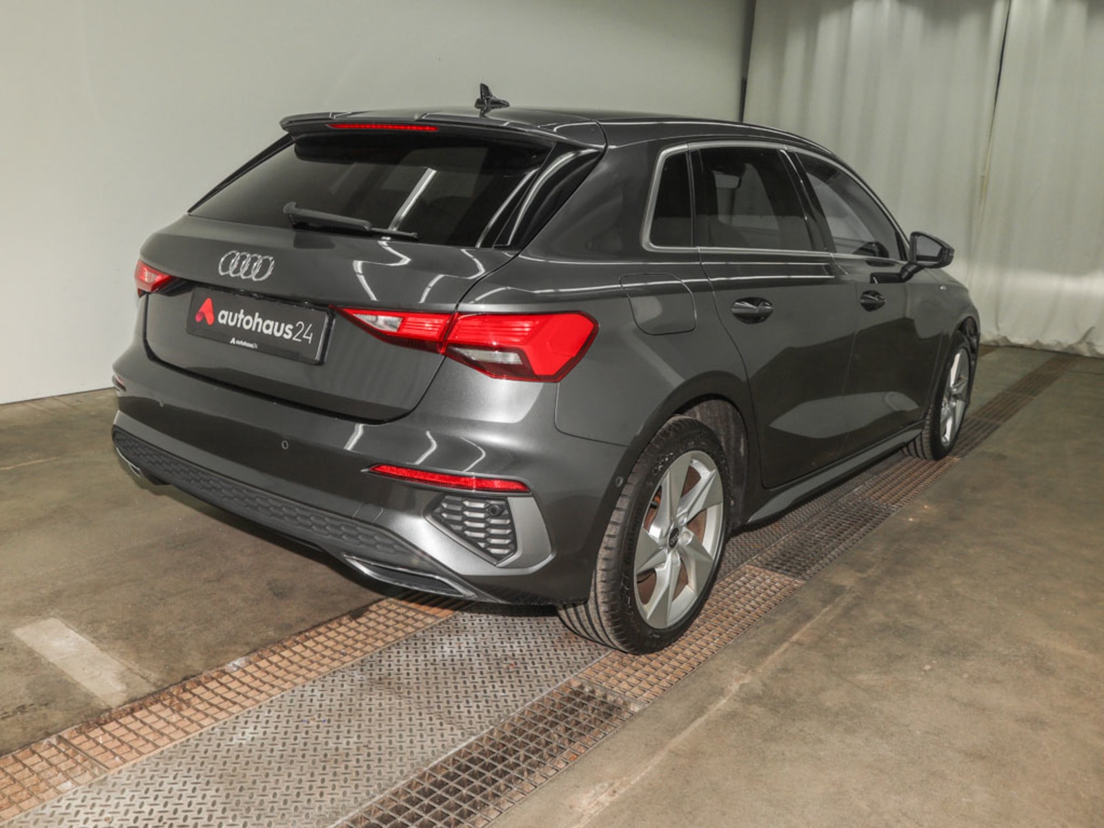 Audi A3 Limousine A3 40 1.4 TFSI e-tron Sportback S line #4