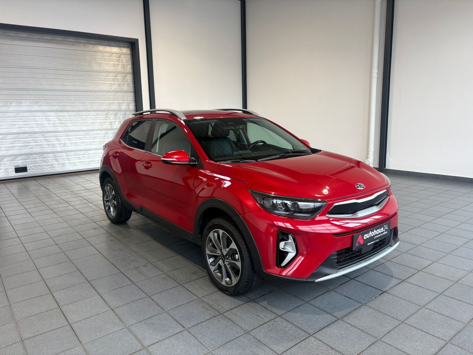 Kia Stonic SUV / Crossover / Geländewagen KIA Stonic 1.0 T-GDI 120 Platinum Edition Sports Utility Vehicle #1