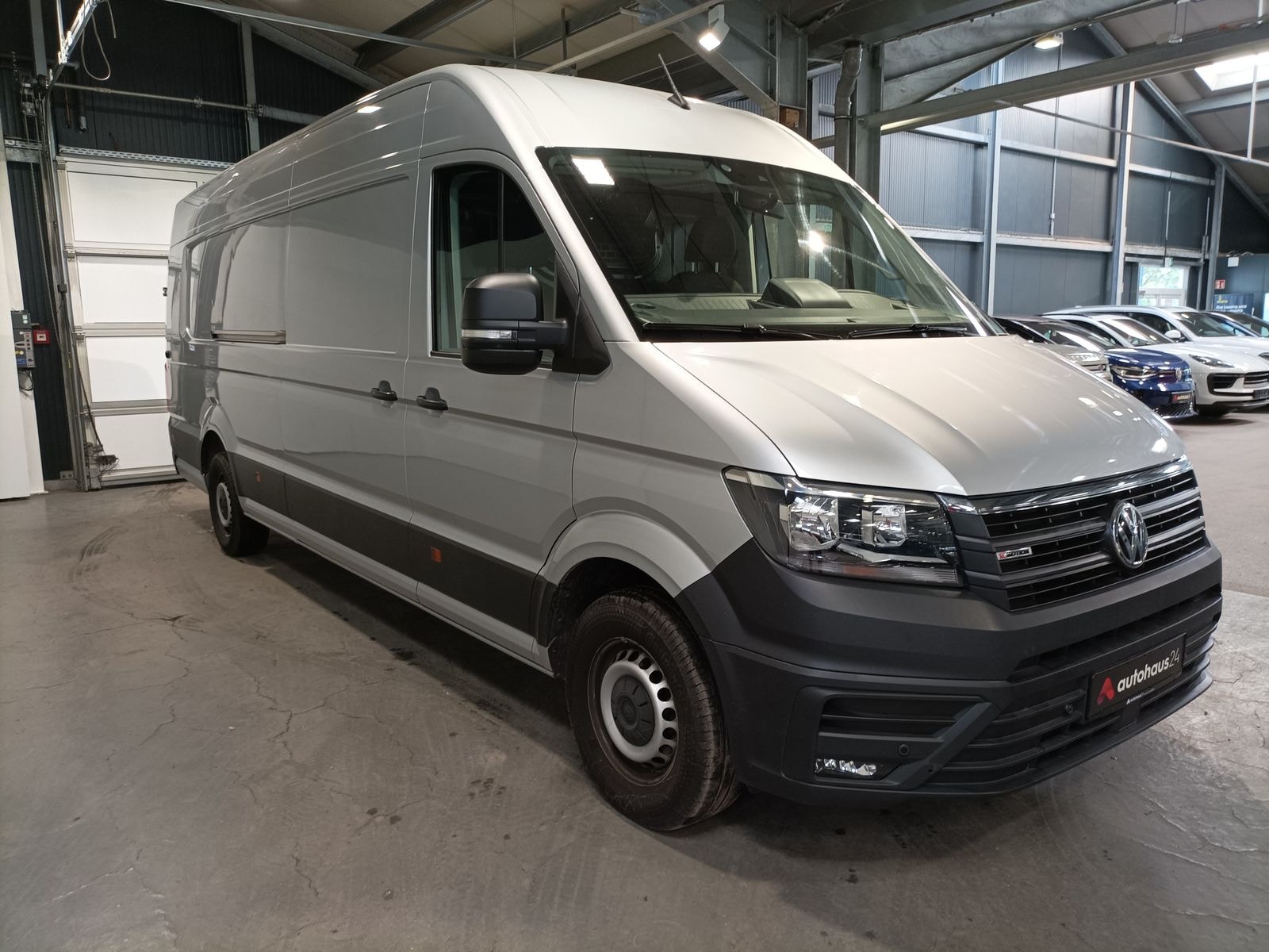 Volkswagen Crafter Transporter VOLKSWAGEN Crafter 35 2,0TDI 130kW 4MOTION lang plus Hoch Kastenwagen #1