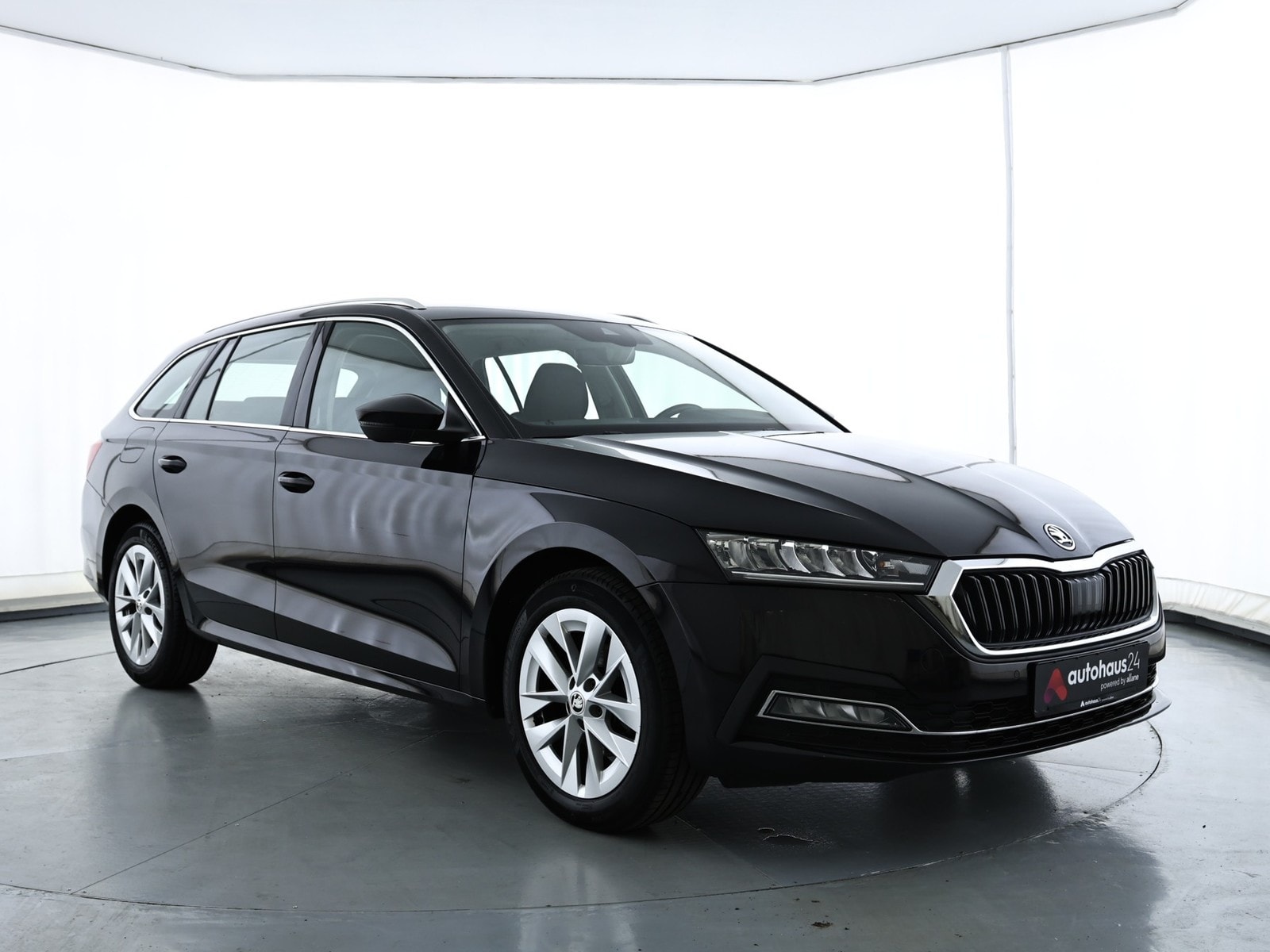 ŠKODA Octavia Kombi SKODA Octavia 2.0 TDI SCR 110kW DSG STYLE COMBI Kombi #1