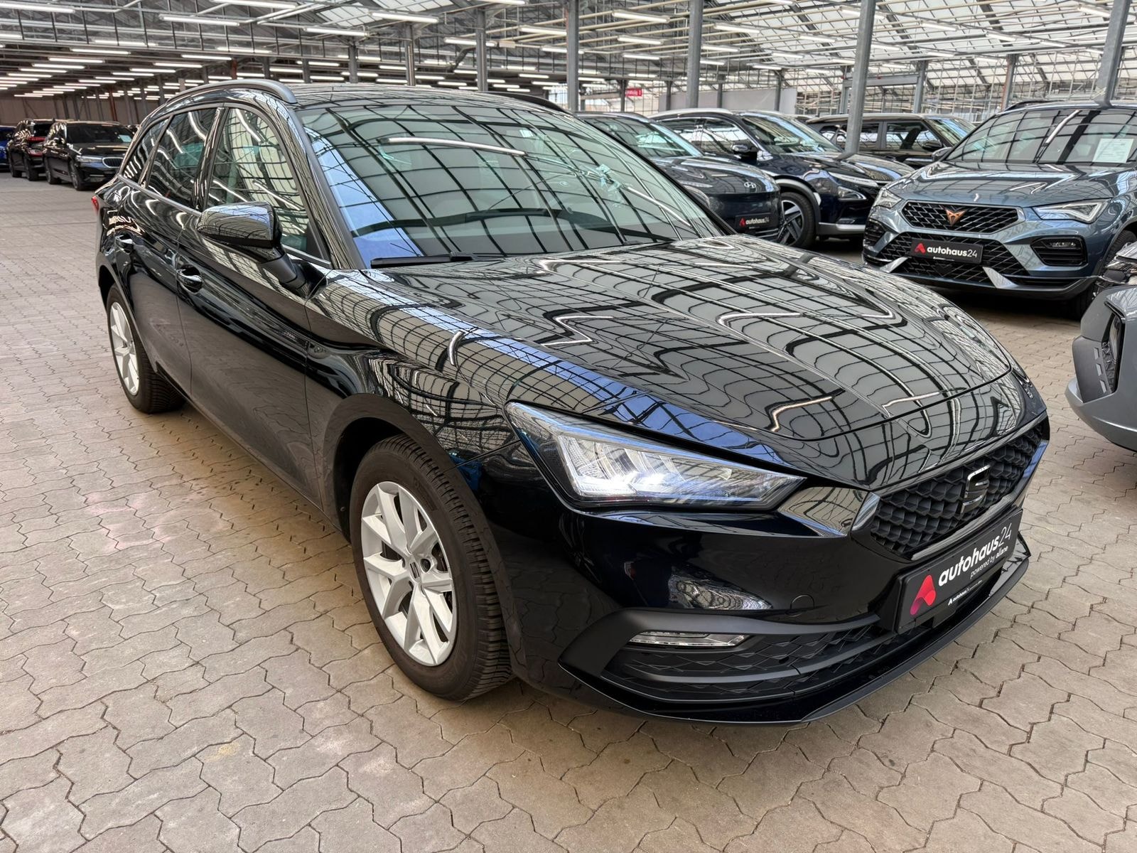 SEAT Leon Kombi SEAT Leon 1.5 eTSI ACT 110kW Style DSG Sportstour. Kombi #1