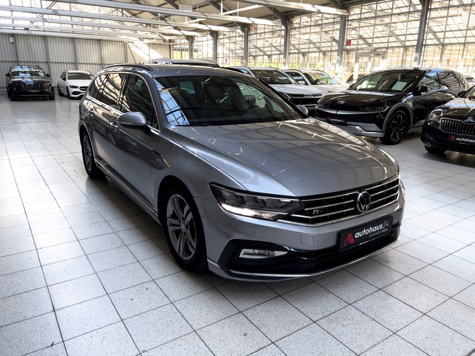 Volkswagen Passat Kombi VOLKSWAGEN Passat 2.0 TDI SCR 147kW DSG Business Variant Kombi #1