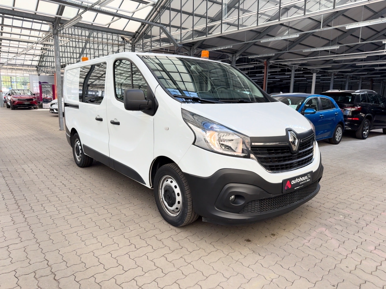 Renault Trafic Transporter RENAULT Trafic L1H1 2.0 ENERGY dCi 145 3,0t Komfort Kastenwagen #1