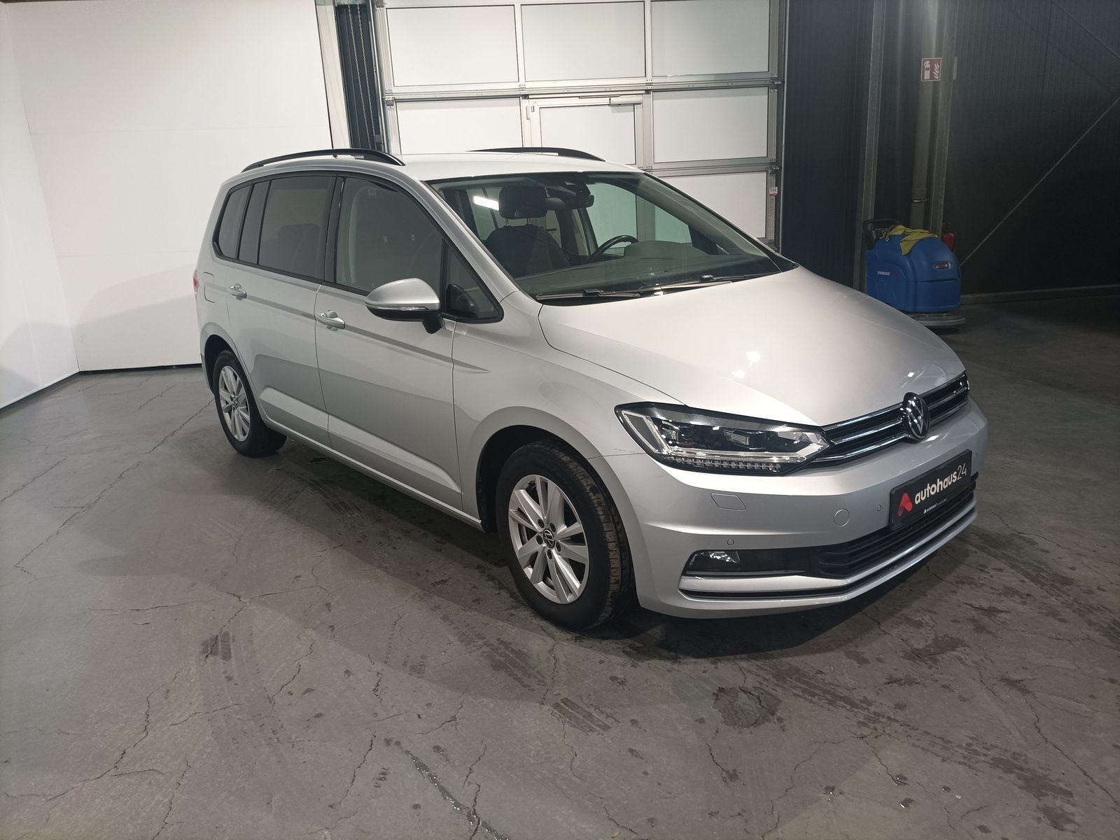 Volkswagen Touran Kleinbus / Van VOLKSWAGEN Touran 2.0 TDI SCR DSG Comfortline Kompaktvan #1