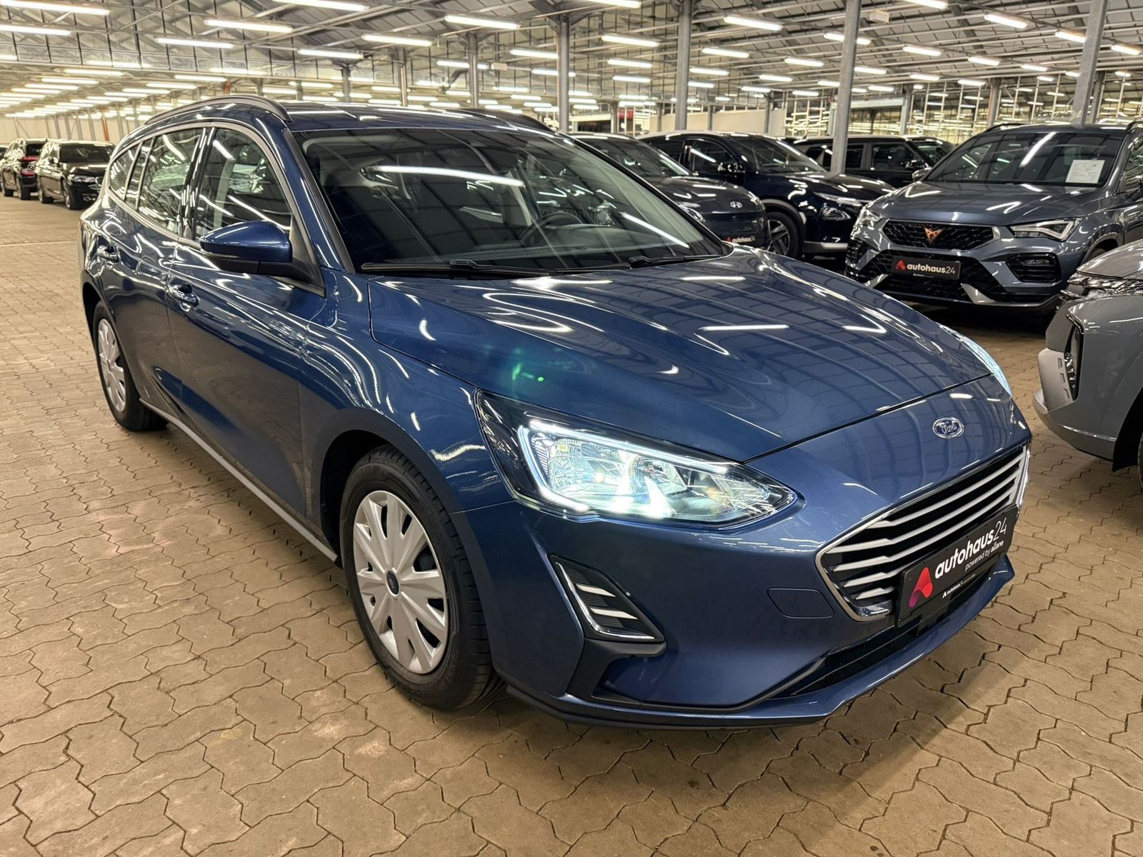 Ford Focus Kombi FORD Focus 1,0 EcoBoost Hybrid 92kW Trend Turnier Kombi #1