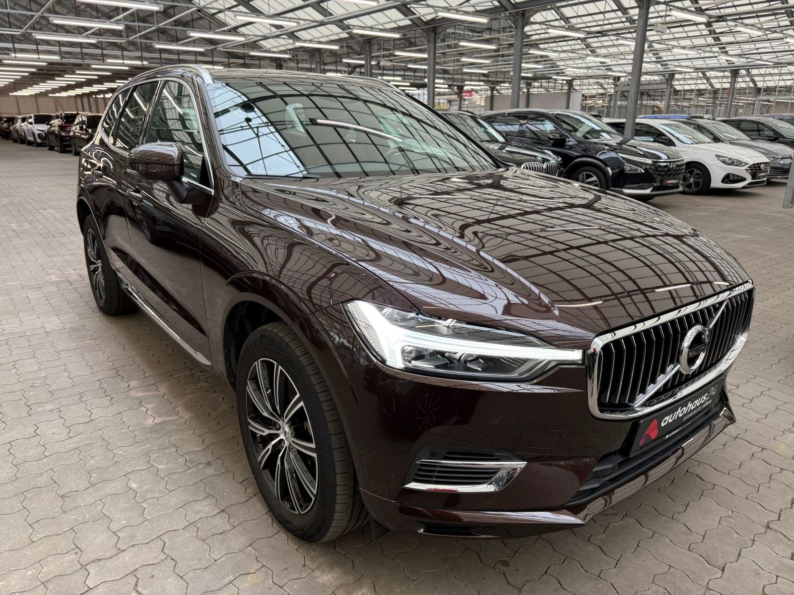 Volvo XC60 SUV / Crossover / Geländewagen VOLVO XC60 T6 AWD Recharge Inscription Geartronic Sports Utility Vehicle #1