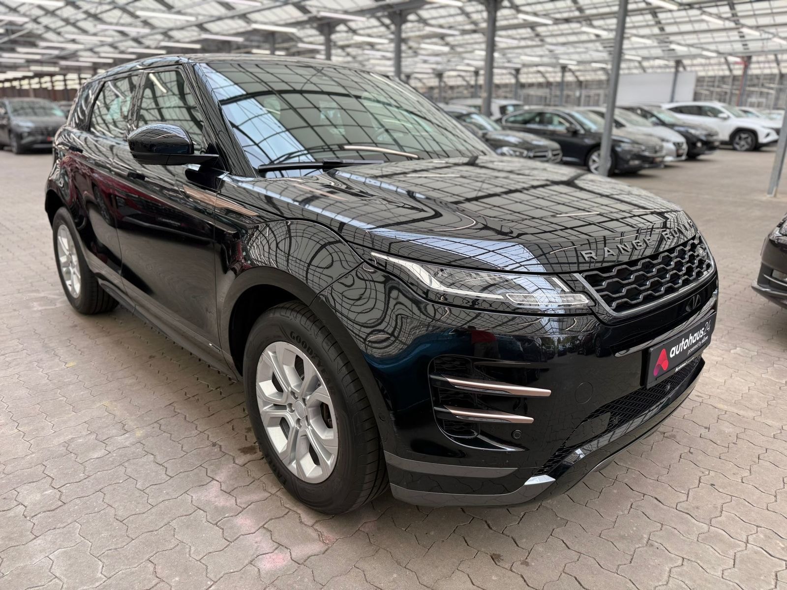 Land Rover Range Rover Evoque SUV / Crossover / Geländewagen LAND ROVER Range Rover Evoque P200 R-DYNAMIC AWD Automatik Sports Utility Vehicl #1