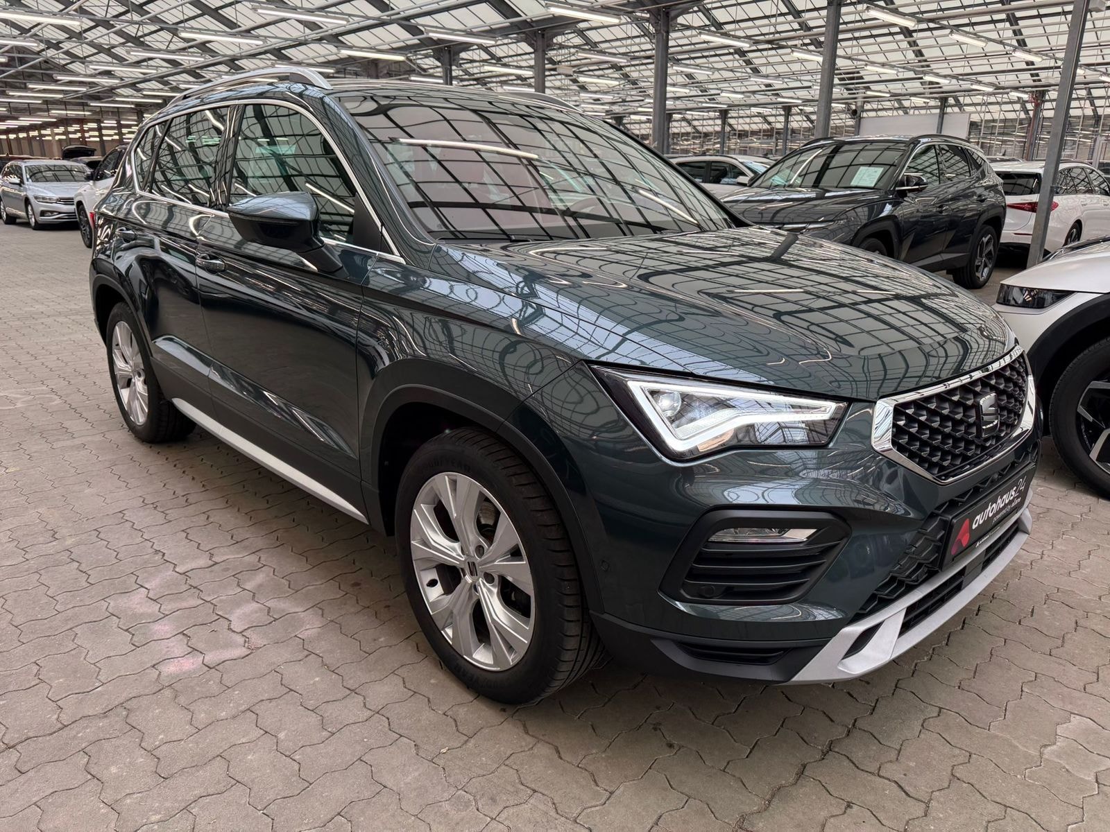 SEAT Ateca SUV / Crossover / Geländewagen SEAT Ateca 2.0 TSI 140kW Xperience 4Drive DSG Sports Utility Vehicle #1