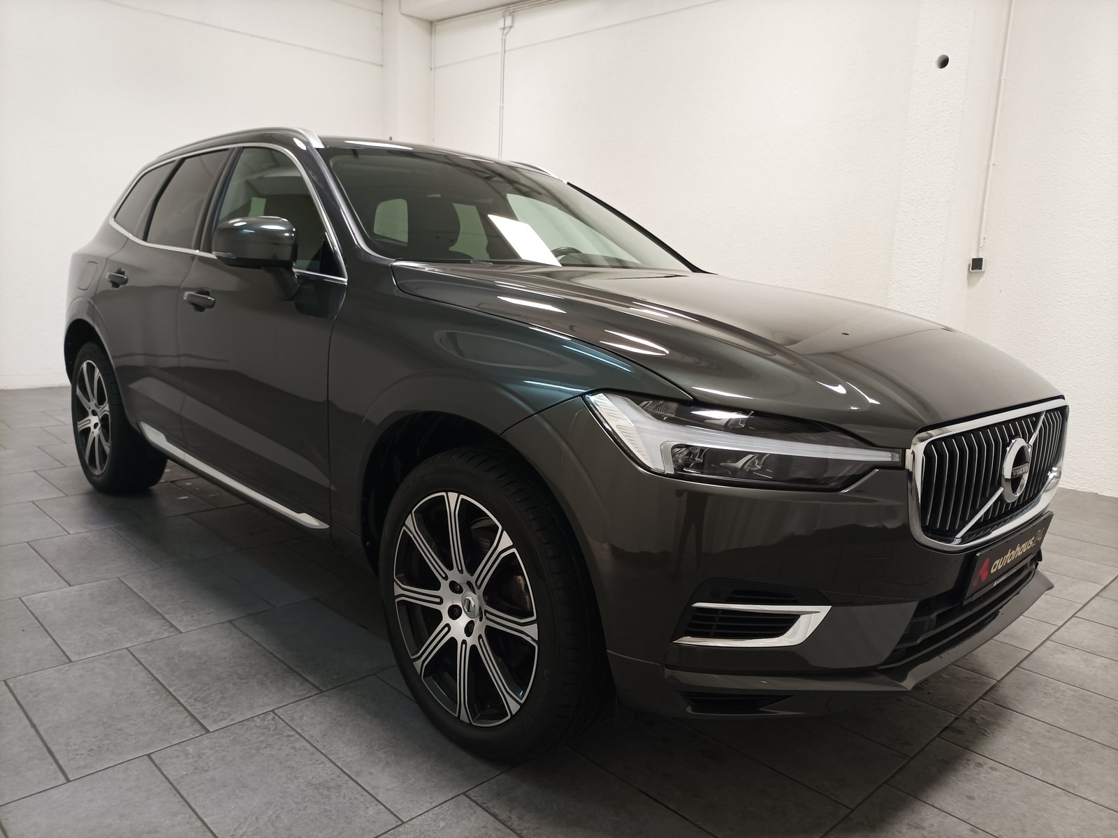 Volvo XC60 SUV / Crossover / Geländewagen VOLVO XC60 T6 AWD Recharge Inscription Ex. Geartr. Sports Utility Vehicle #1