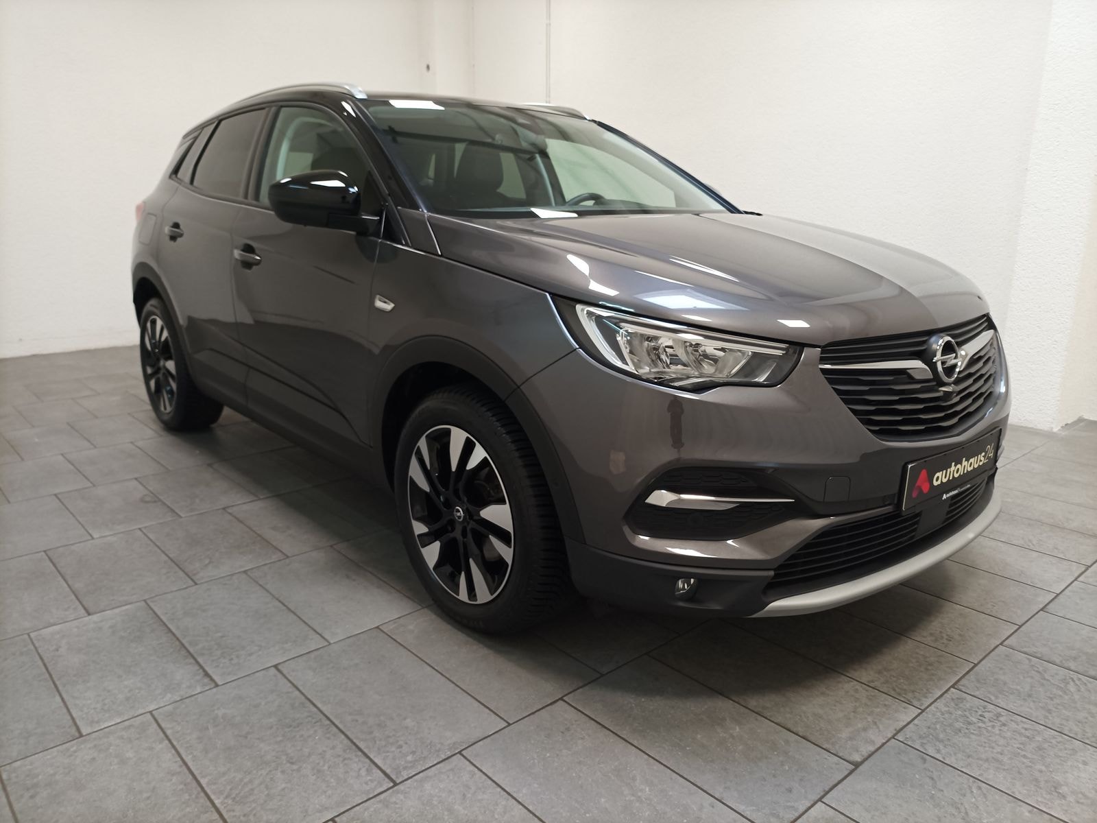 Opel Grandland X SUV / Crossover / Geländewagen OPEL Grandland X 1.2 Turbo 96kW Elegance Auto Sports Utility Vehicle #1