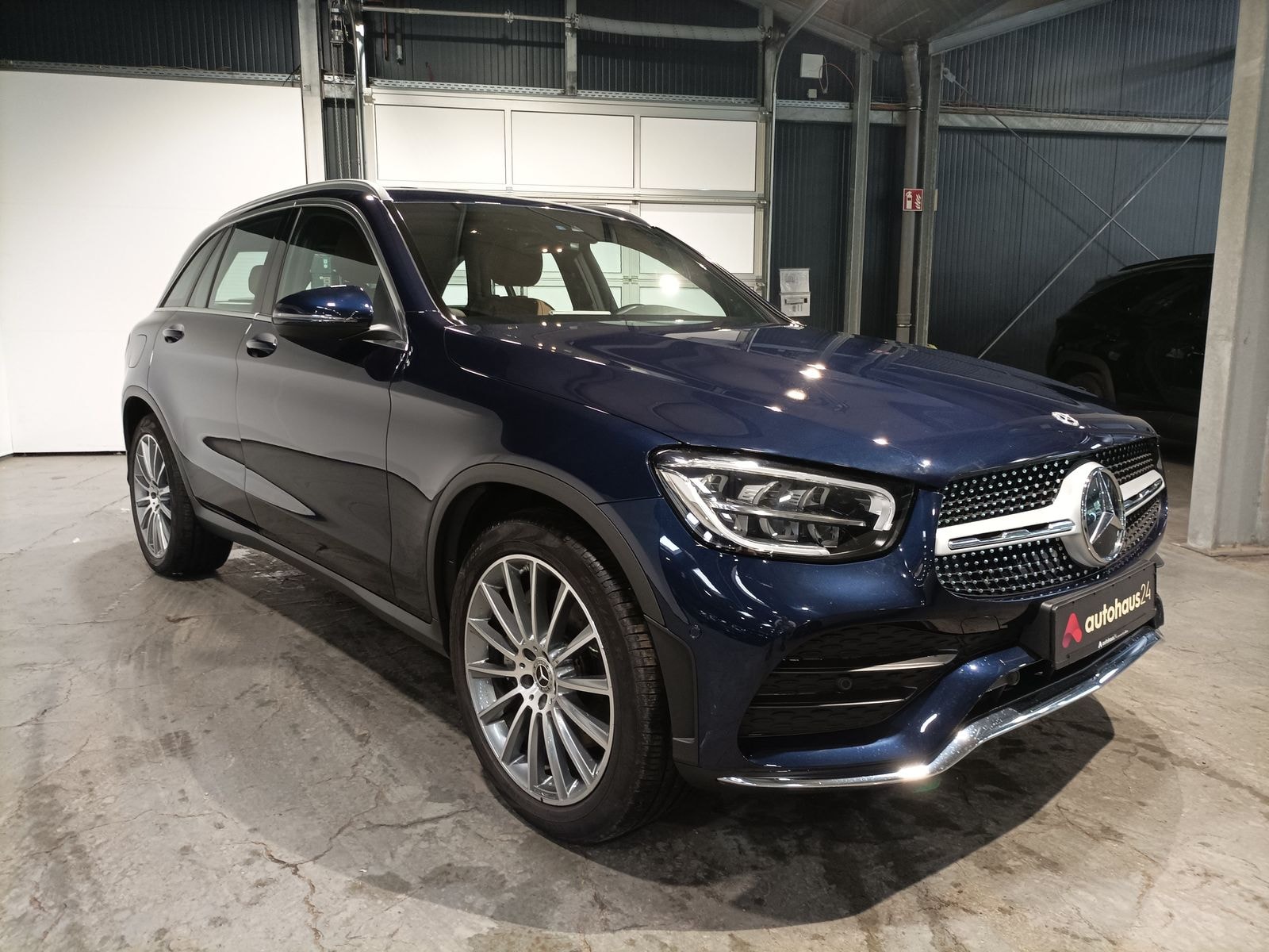 Mercedes-Benz GLC-Klasse SUV / Crossover / Geländewagen MERCEDES GLC GLC 200 4MATIC Autom. Sports Utility Vehicle #1
