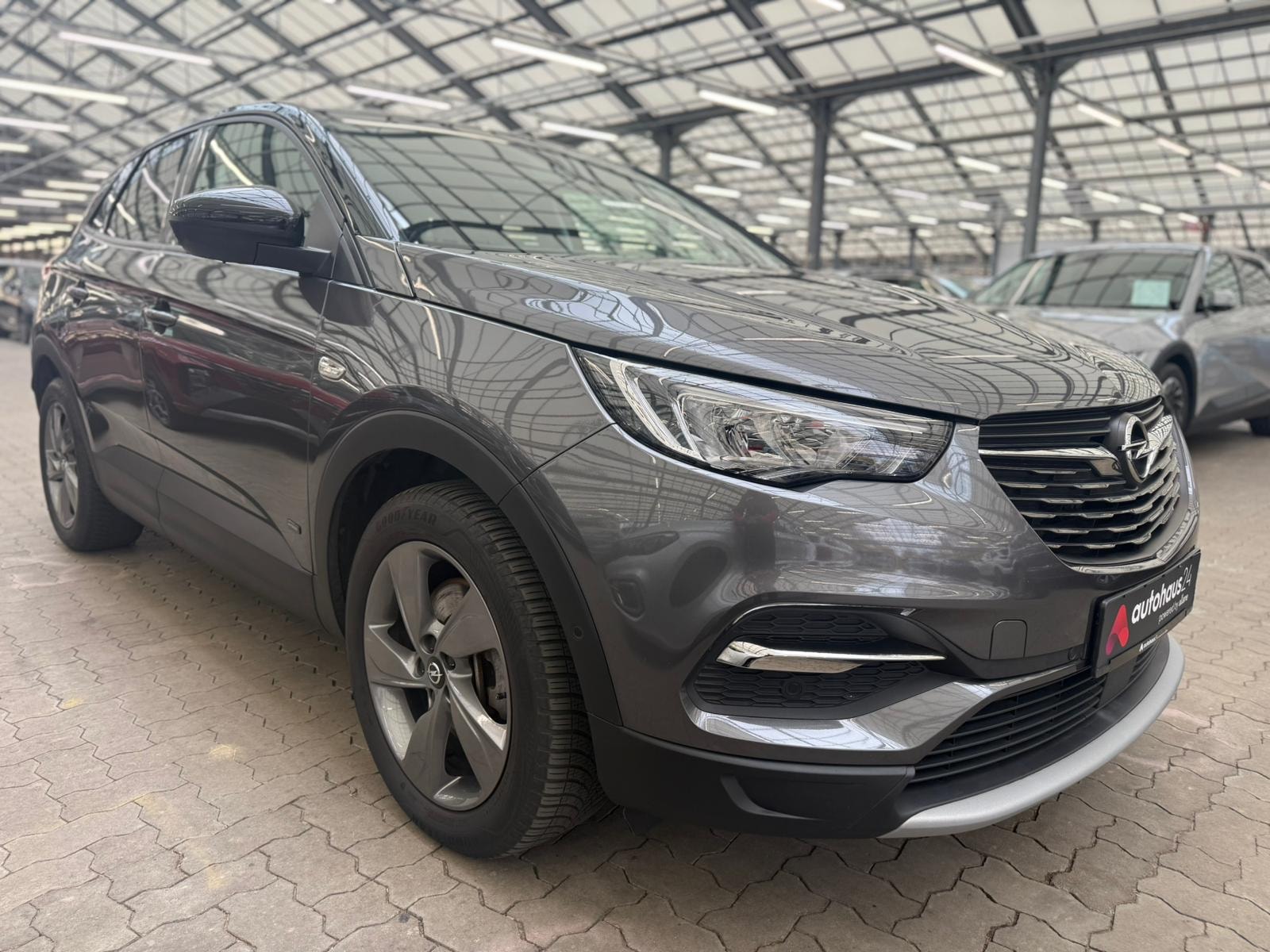 Opel Grandland X SUV / Crossover / Geländewagen OPEL Grandland X 1.6 Hybrid Elegance Auto Sports Utility Vehicle #1